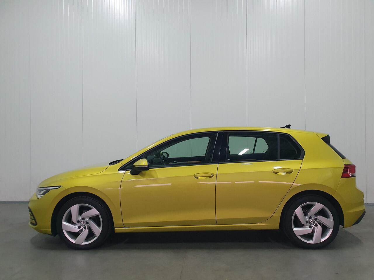 Volkswagen GOLF 1.0 eTSI Life Business CARPLAY/CAMERA/DIG.COCKPIT/LMV