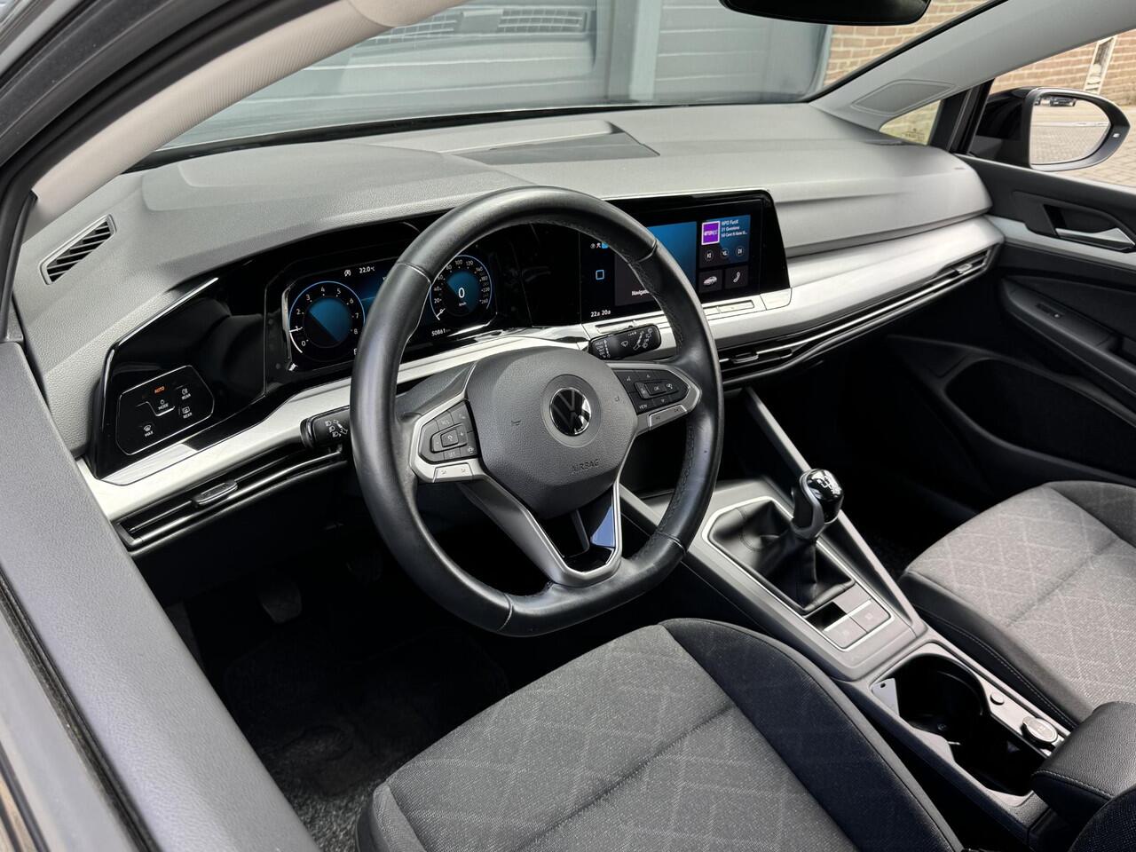 Volkswagen GOLF 1.0 TSI LIFE I ADAPTIVE CRUISE CONTROL I APPLE CARPLAY I CLIMATE CONTROL I 17" LICHT METALEN VELGEN