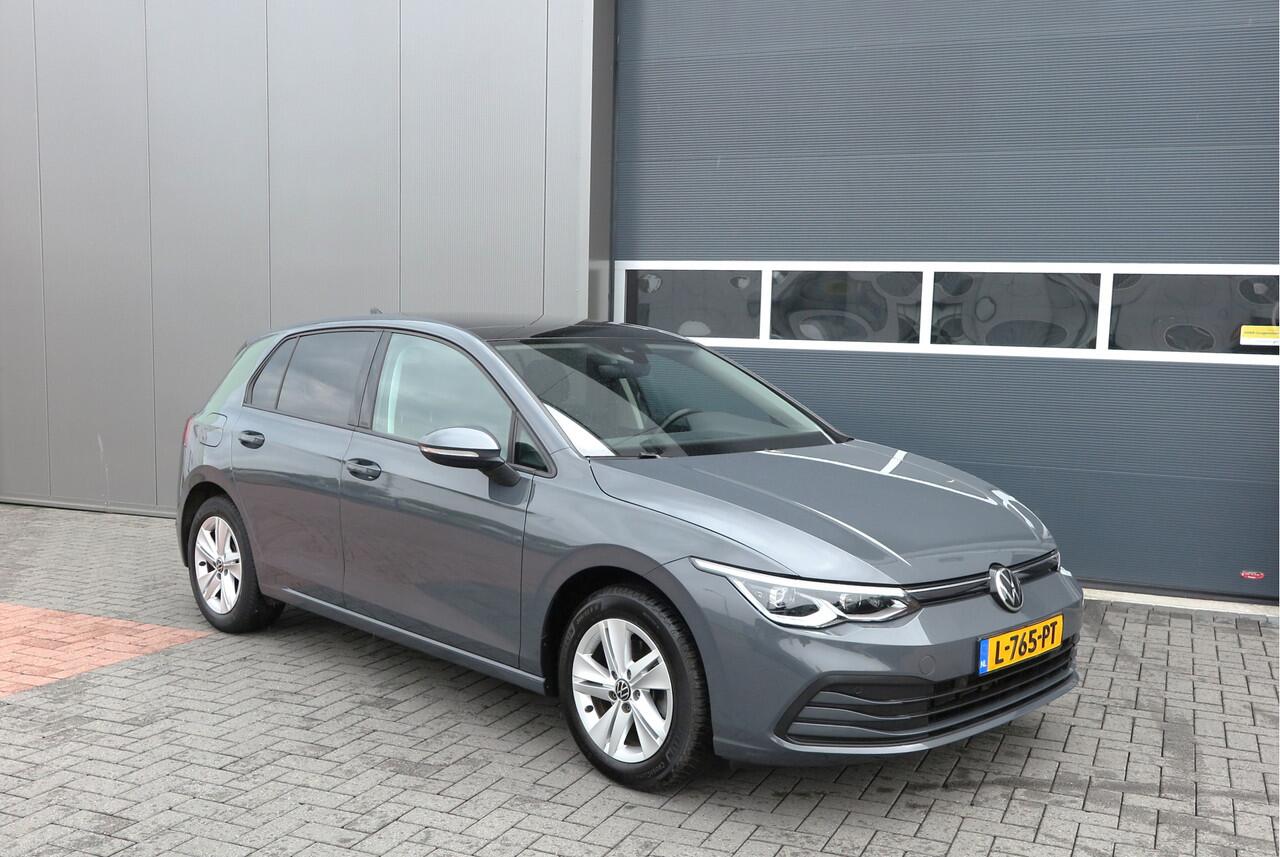 Volkswagen GOLF 1.5 TSI 96kw 130pk Style , Panorama dak , Led, Virtual cockpit ,Trekhaak uitklapbaar, PDC, Navigatie via Carplay , DAB+ , Stoelverwarming,Alcantara bekleding, etc.
