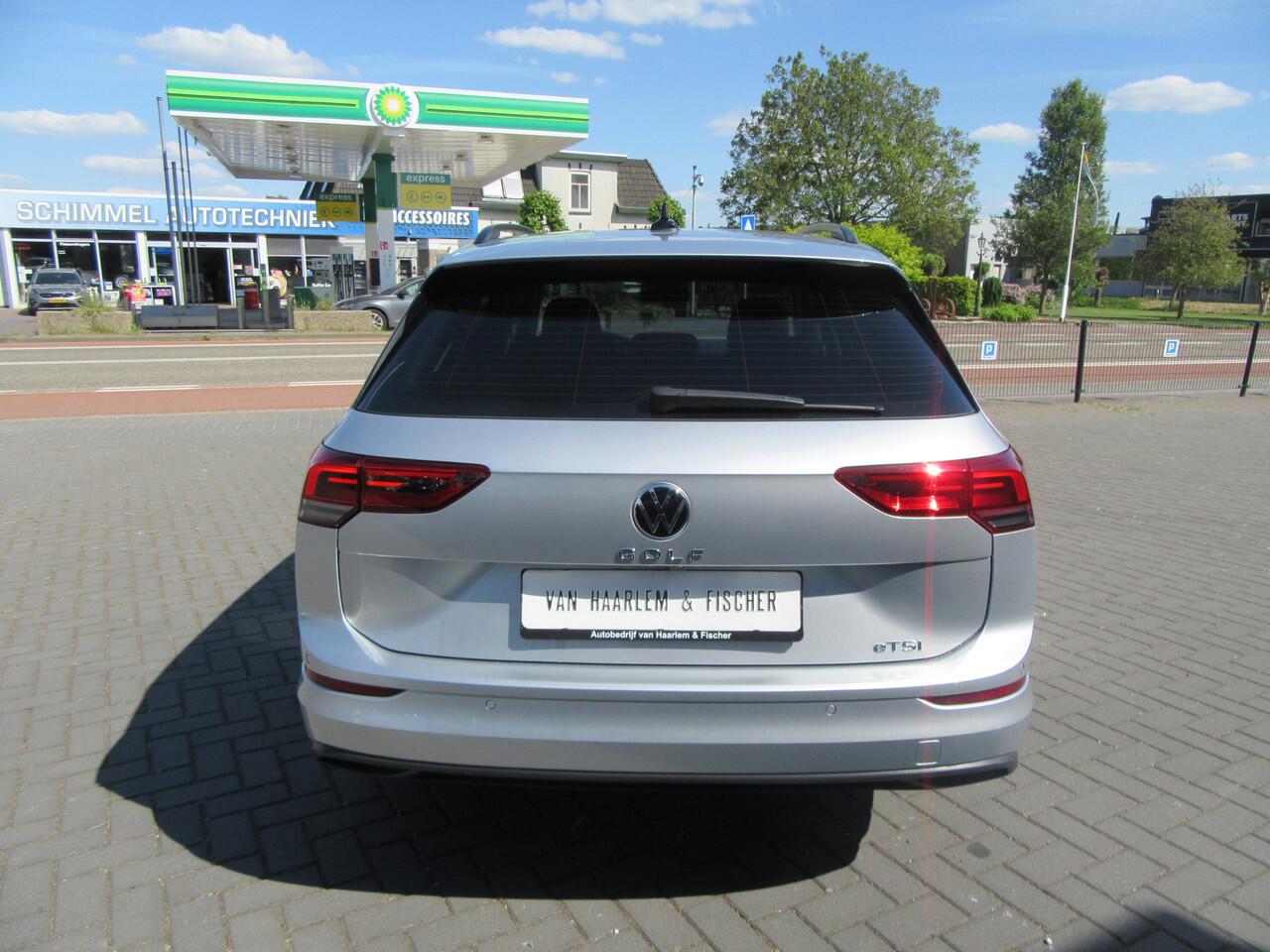 Volkswagen GOLF Variant 1.0 eTSI DSG Life, Navigatie, Camera, Standverw. 18 Inch