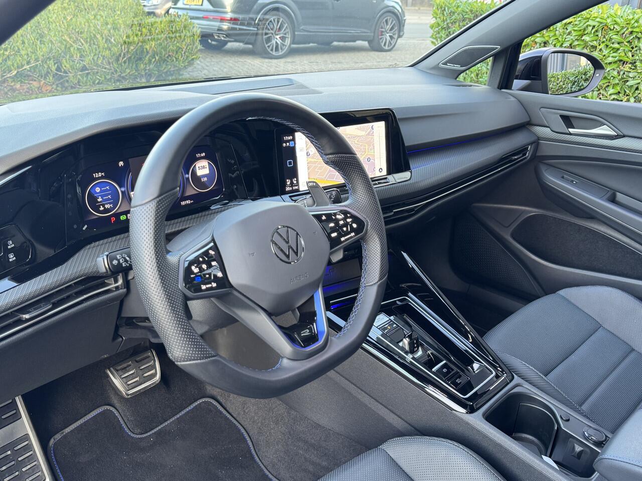 Volkswagen GOLF 8 R R20 Performance 2.0 TSI 320pk 4Motion DSG / Aut. IQ Leder Harman Kardon Driftmodus Pano 10dkm!!