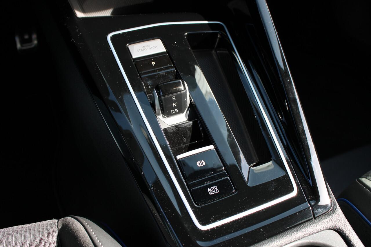 Volkswagen GOLF 1.5 eTSI R-line 150PK DSG |IQ.LIGHT|ACC|CAMERA|19'' VELGEN|DCC|