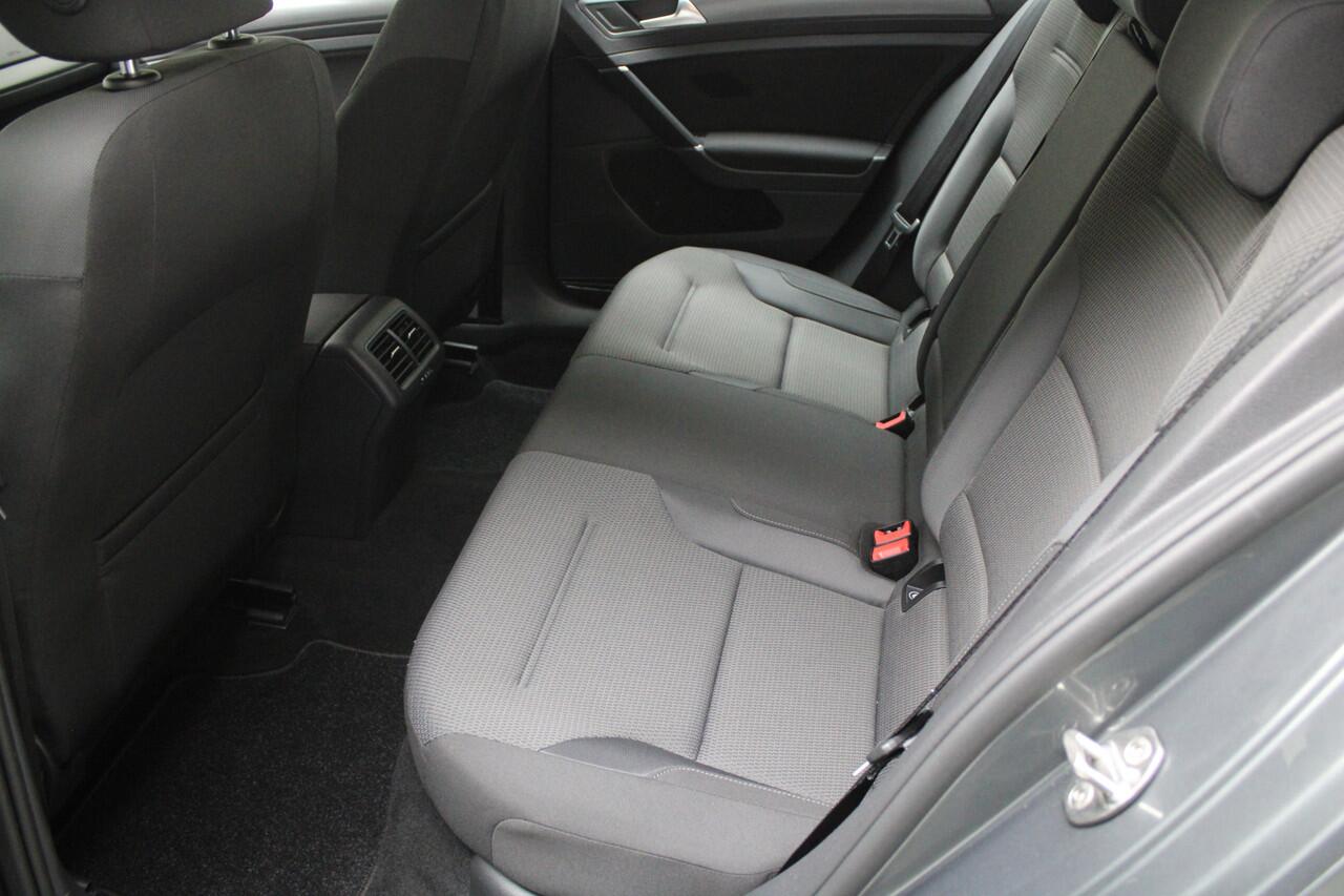 Volkswagen GOLF Variant 1.0 TSI Comfortline | climate control | pdc v/a | navigatie fullmap | carplay | cruise control adaptief | radio cd