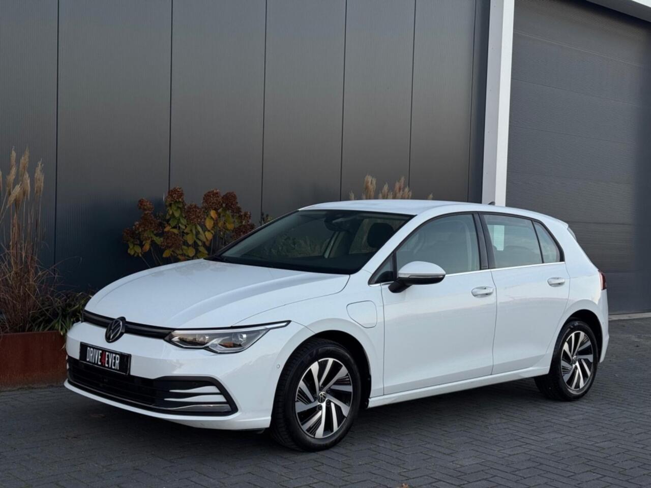 volkswagen-golf-1.4-ehybrid-m22-sfe