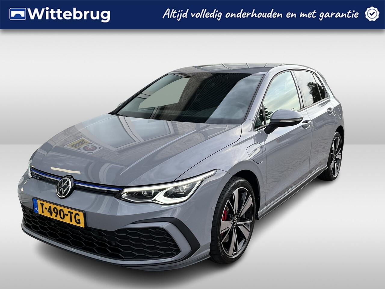 Volkswagen GOLF 1.4 eHybrid GTE / AUTOMAAT/ 245PK/ CAMERA/ PARK. SENSOREN/ PARK. ASSIST/ TRAVEL ASSIST/ IQ. LIGHT/ ADAPT. CRUISE/ DIGITAL DASH/ APP-CONNECT/ STOEL-STUUR VERWARM./ CLIMA/ NAVI/ 18" LMV