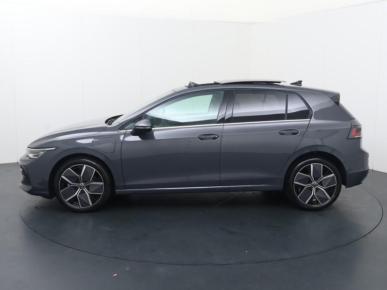 Volkswagen GOLF 8 Style Edition 1.5 eHybrid 150 kW / 204 PK DSG | Panoramadak |