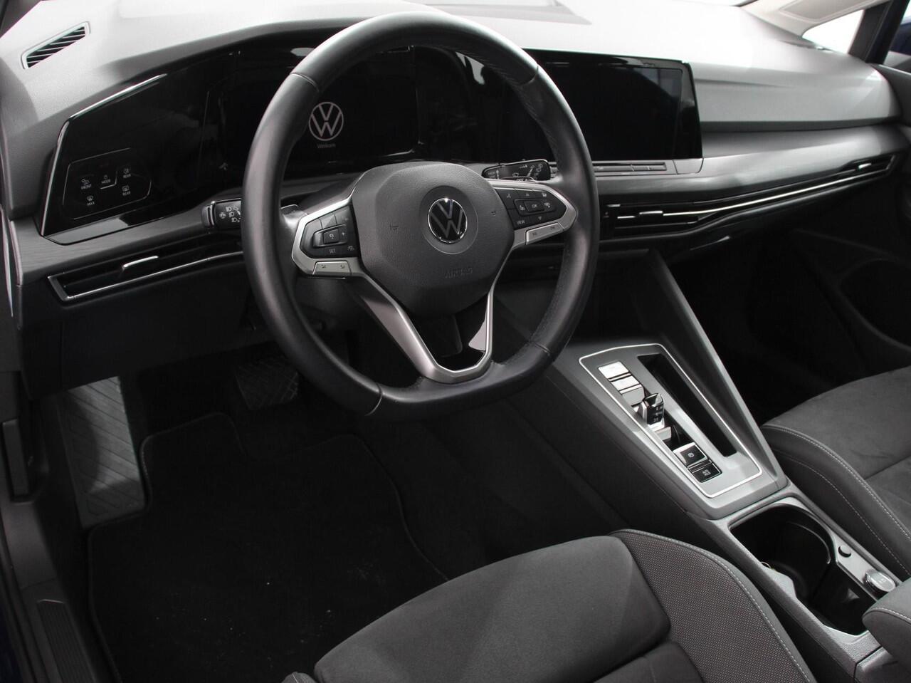 Volkswagen GOLF Variant 1.5 eTSI 150pk DSG Style Navigatie Climate Control Camera Parkeer Sensoren Adaptive Cruise control Achterklep elektrisch bedienbaar Stoelverwarming