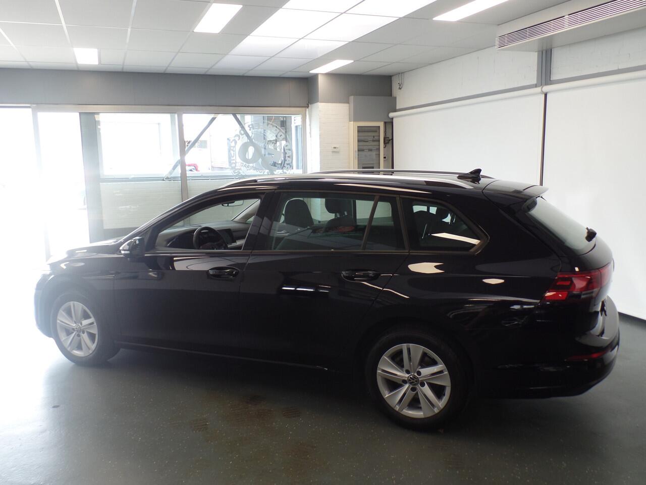 Volkswagen GOLF Variant 1.0 eTSI Life Business Automaat, Navigatie, Clima controle, Cruise controle, Alcantara bekleding, Stuurverwarming, Stoelverwarming, Massage stoel, Xenon, Elek ramen, Pdc V/A, Lm velgen 16'', Zeer compleet, Neder Bovag afleverpakket 695,-