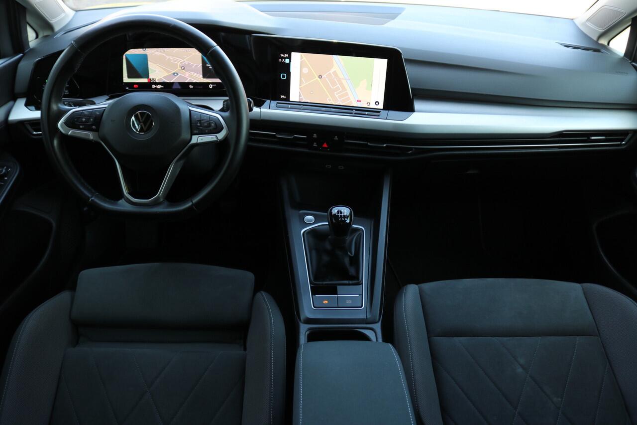 Volkswagen GOLF 1.5 TSI Life Business Xenon Virtuel cockpit Sportzetels Camera Led Bj:2020