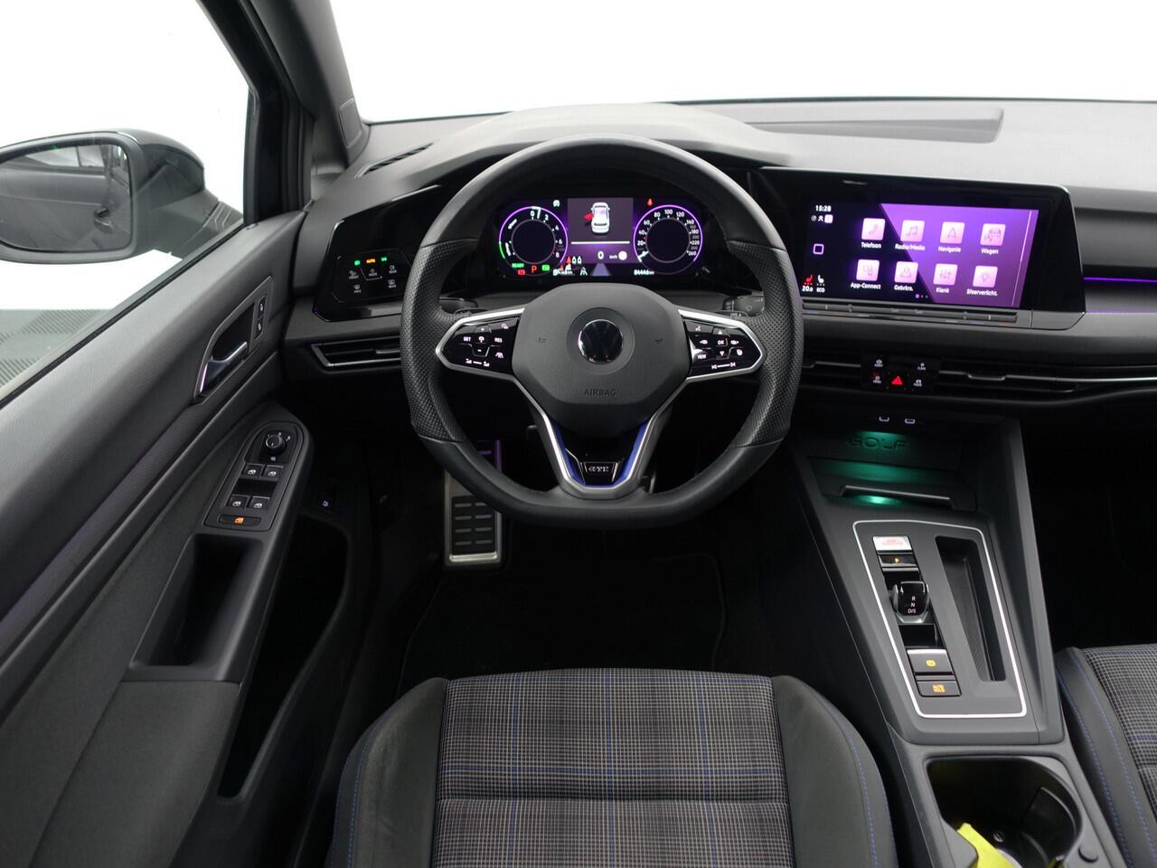 Volkswagen GOLF 1.4 eHybrid GTE Clubsport Aut- Xenon Led Matrix, Carplay, Stuur/Stoelverwarming, Ada Cruise, Sfeerverlichting