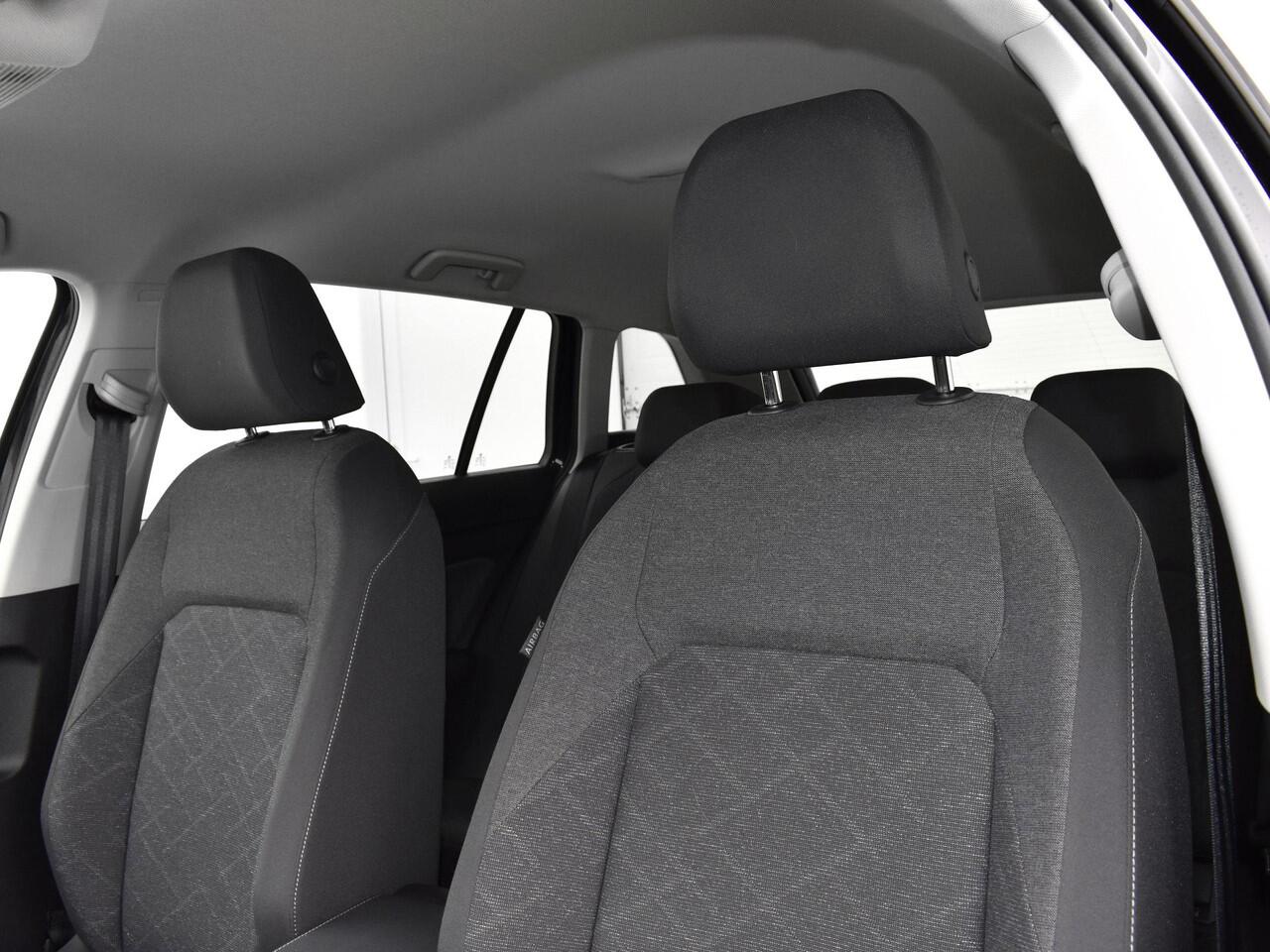 Volkswagen GOLF Variant 1.0 eTSI 110pk DSG Life · Camera · Apple/Android Car Play · Elek.Trekhaak · Sfeerverlichting · 16'' Inch · Garantie t/m 25-08-2027 of 100.000km