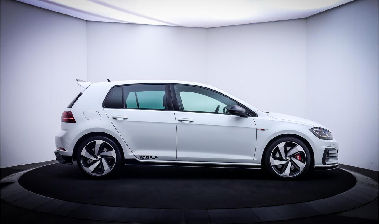 Volkswagen GOLF 2.0GTI TCR Dsg DIGIDASH/FULL LED/CARPLAY/STOELVERW./ACC/LMV 18''/DAB+