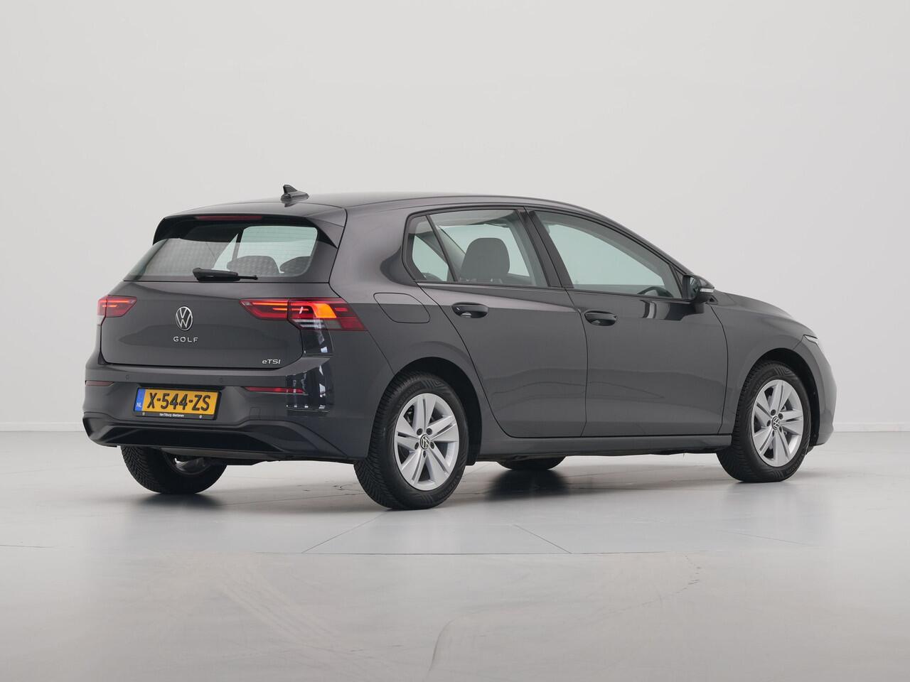 Volkswagen GOLF 1.0 eTSI 110pk DSG Life Business Navigatie Carplay Stoel/Stuurverwarming Massage Pdc Acc 271