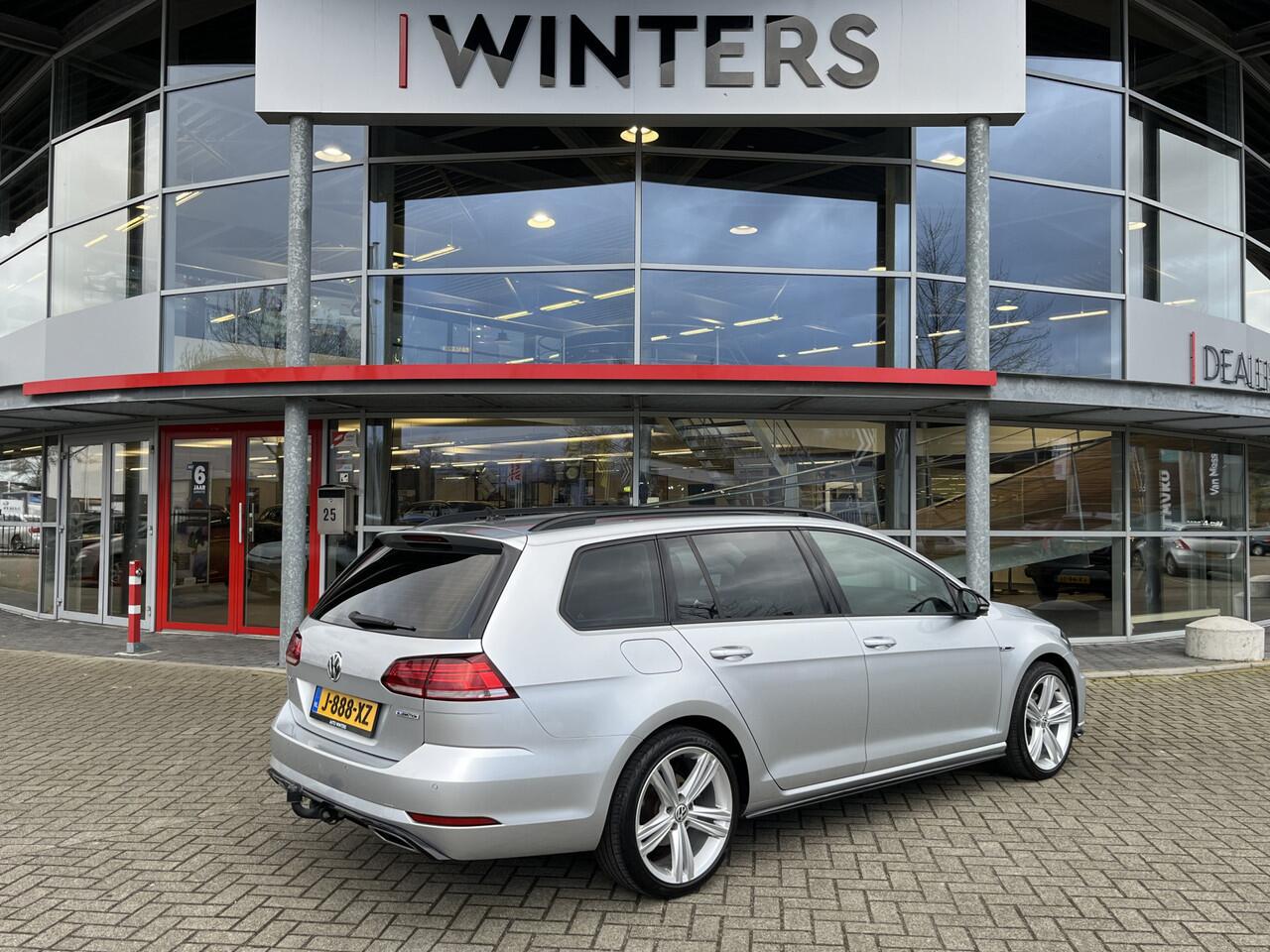 Volkswagen GOLF Variant 1.5 TSI Highline R-Line | Navigatie | Camera | Climate Control | Trekhaak | Cruise Control | Bluetooth | 18"LMV |