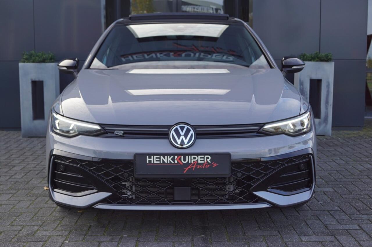 Volkswagen GOLF R-line 1.5 eTSI 150pk DSG facelift Black style/Panodak /Trekhaak wegklb./IQ Matrix LED /Head-up
