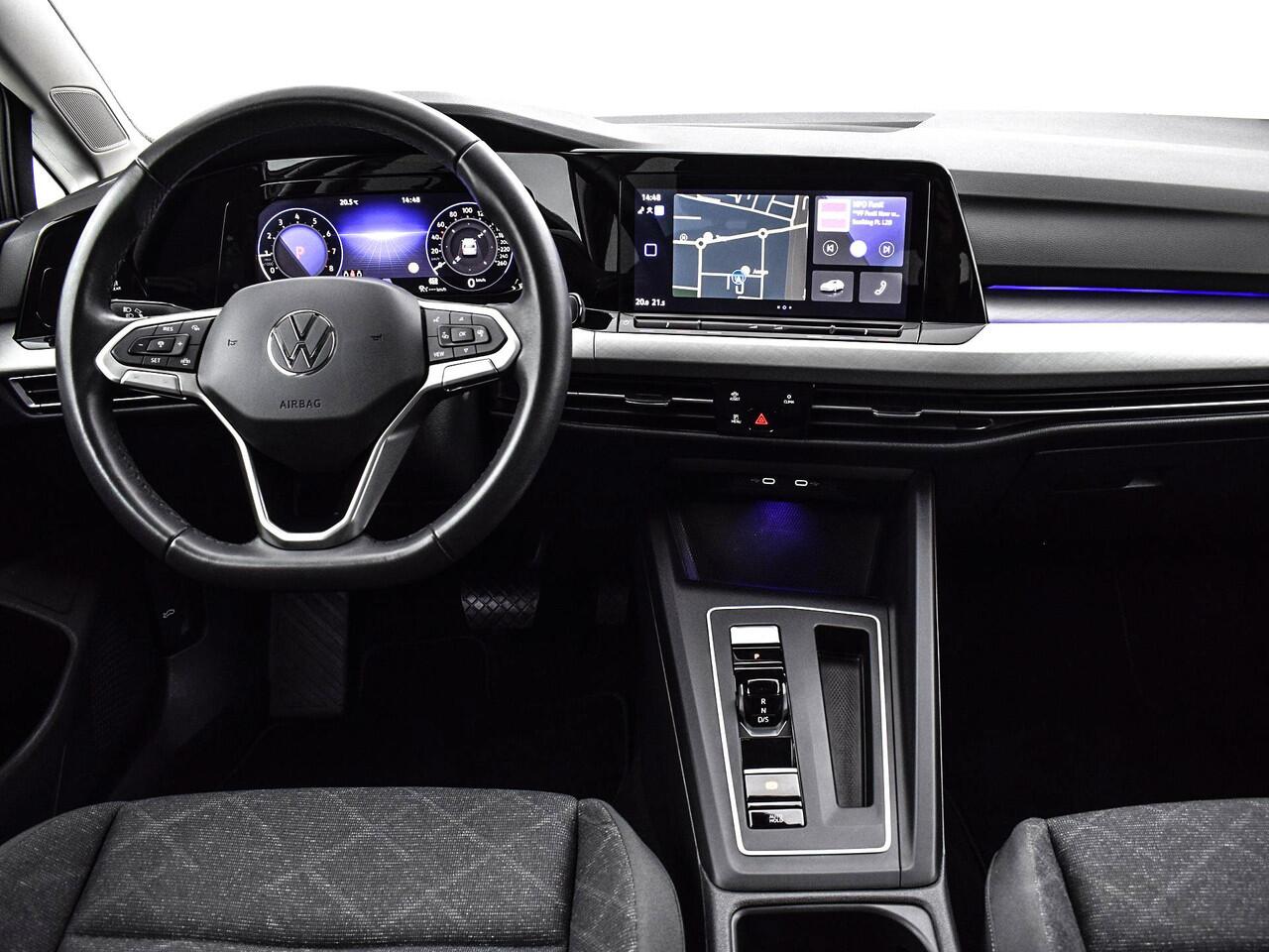 Volkswagen GOLF Variant 1.0 eTSI 110pk DSG Life · Camera · Apple/Android Car Play · Elek.Trekhaak · Sfeerverlichting · 16'' Inch · Garantie t/m 25-08-2027 of 100.000km