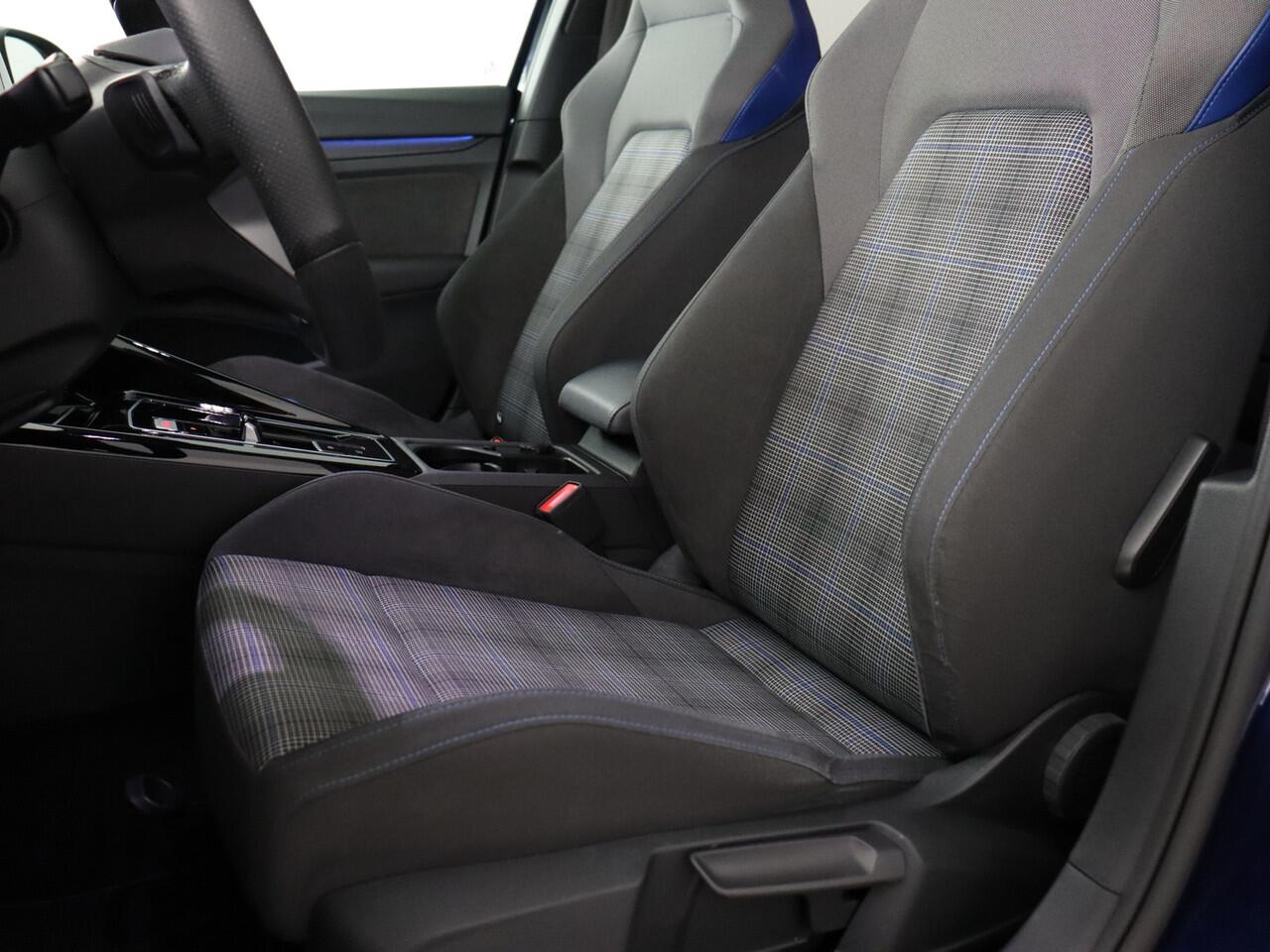 Volkswagen GOLF 1.4 eHybrid GTE (NL-Auto / Pano / Stuur-Stoelverw. / IQ / ACC / Navi / Carplay)