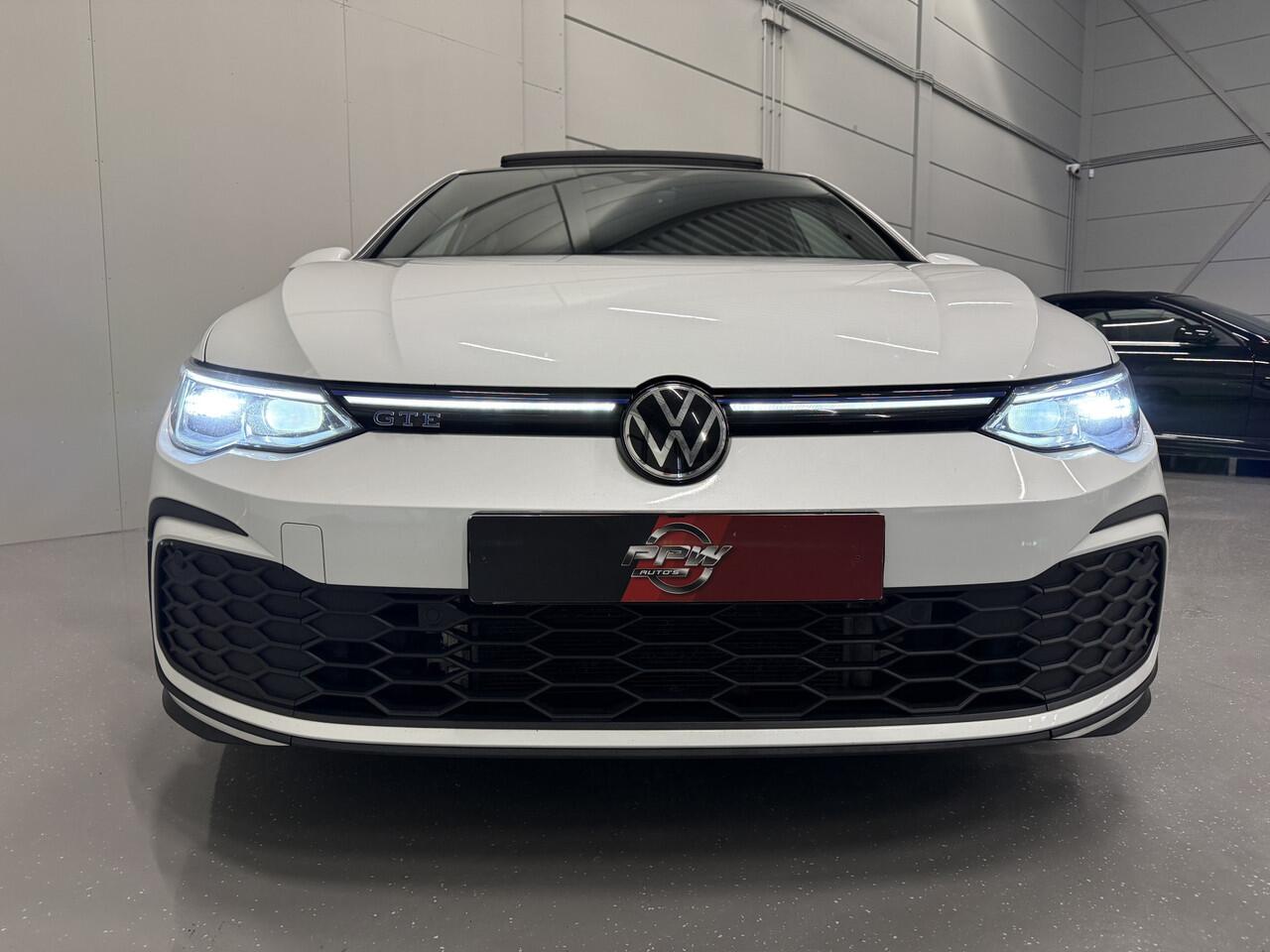 Volkswagen GOLF 1.4 eHybrid GTE PANO/HEAD-UP/IQ-LIGHT/TREKHAAK/CAMERA/ACC/STOEL+STUURVERW./SFEER/CARPLAY/18"/SOH 90,3%/VOLLEDIG VW DEALER HISTORIE, BIJ 92.000KM NOG GROTE OH BEURT GEHAD