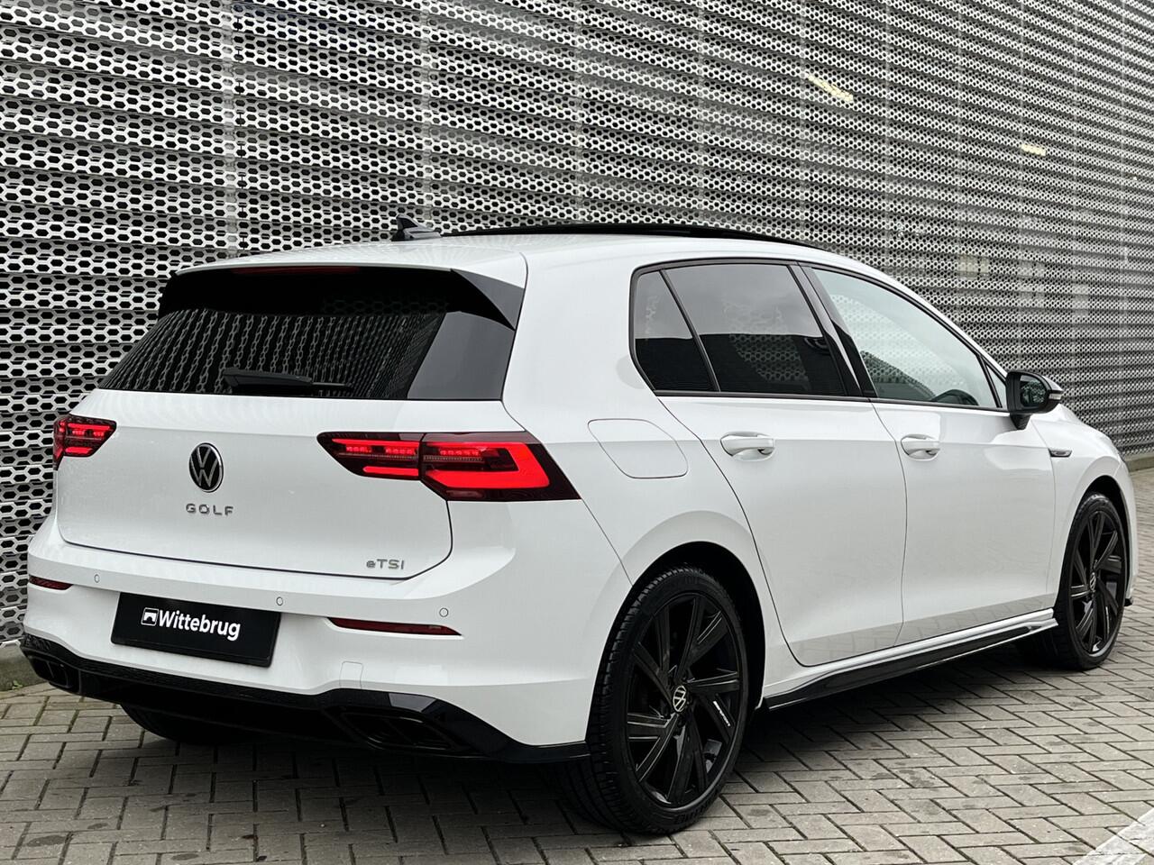 Volkswagen GOLF 1.5 eTS 131PK I R-Line Business+ / Panoramadak / R-Line Interieur + Exterieur / LED Matrix / Achteruitrijcamera / Stuur + Stoelverwarming