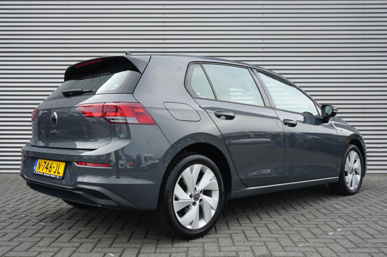 Volkswagen GOLF 8 CARPLAY | PARKSENS V+A | CLIMA | 16'LMV | DAB+ | ORG NL