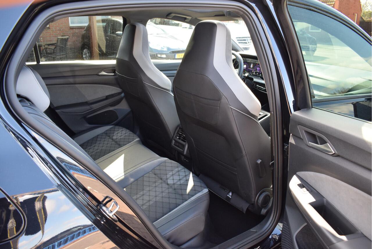 Volkswagen GOLF 1.5 eTSI R-Line Business+ Panoramadak Automaat