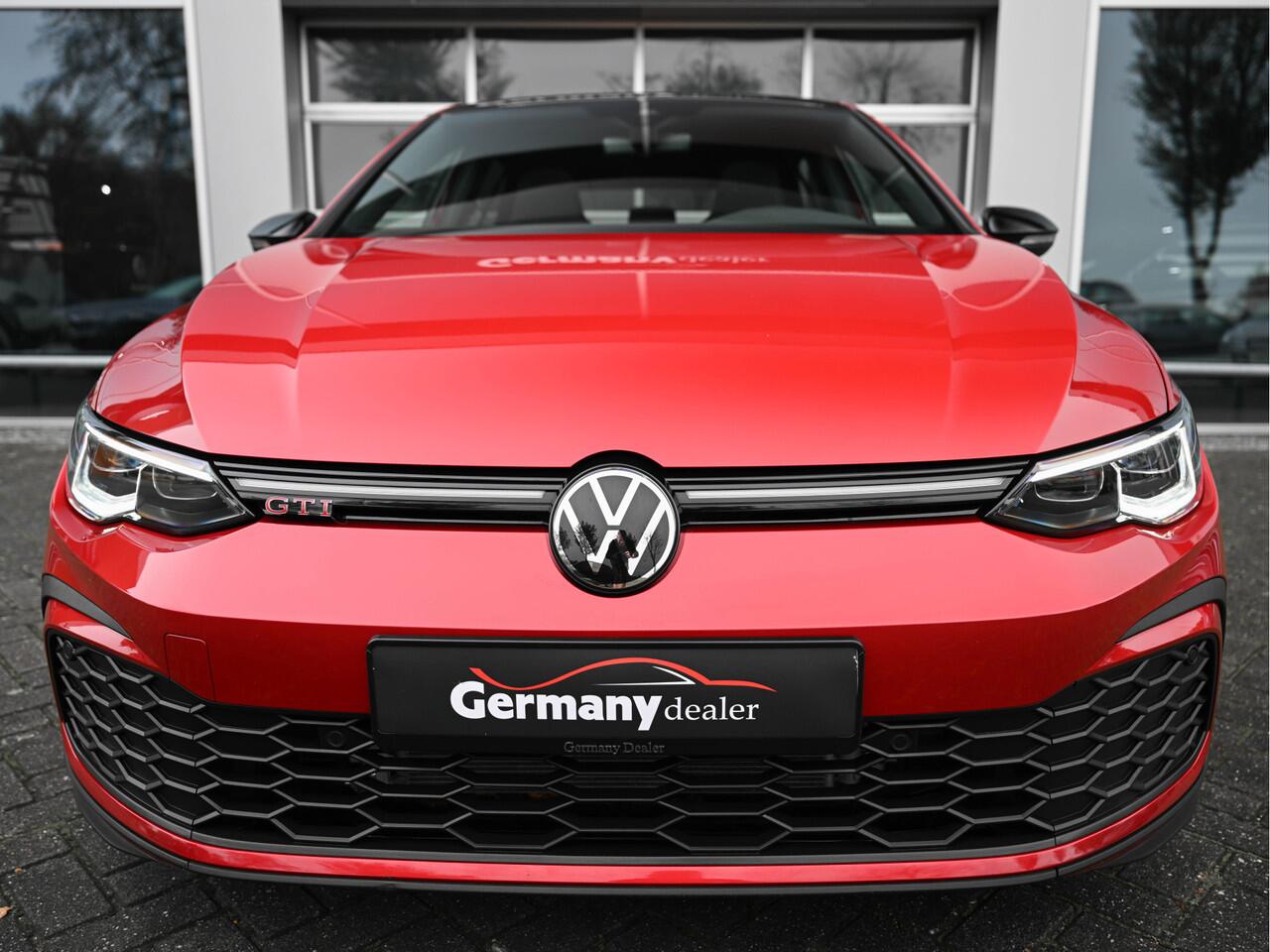 Volkswagen GOLF 2.0TSI GTI 245pk Individual King's Red Pano Camera LED Virtual 19-Inch