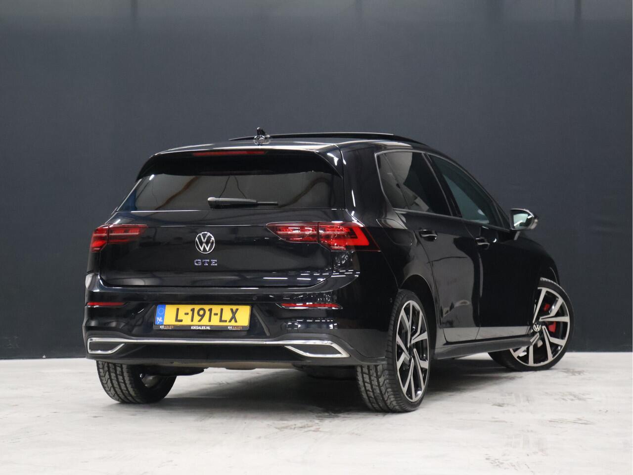 Volkswagen GOLF 1.4 eHybrid GTE [MEMORY SEATS, SPORT INTERIEUR, KANTELDAK, APPLE CARPLAY, ANDROID, ADAPTIVE CRUISE, CAMERA, VOL LEDER, STOELVERKOELING, STOELVERWARMING, PDC V+A, NIEUWSTAAT]