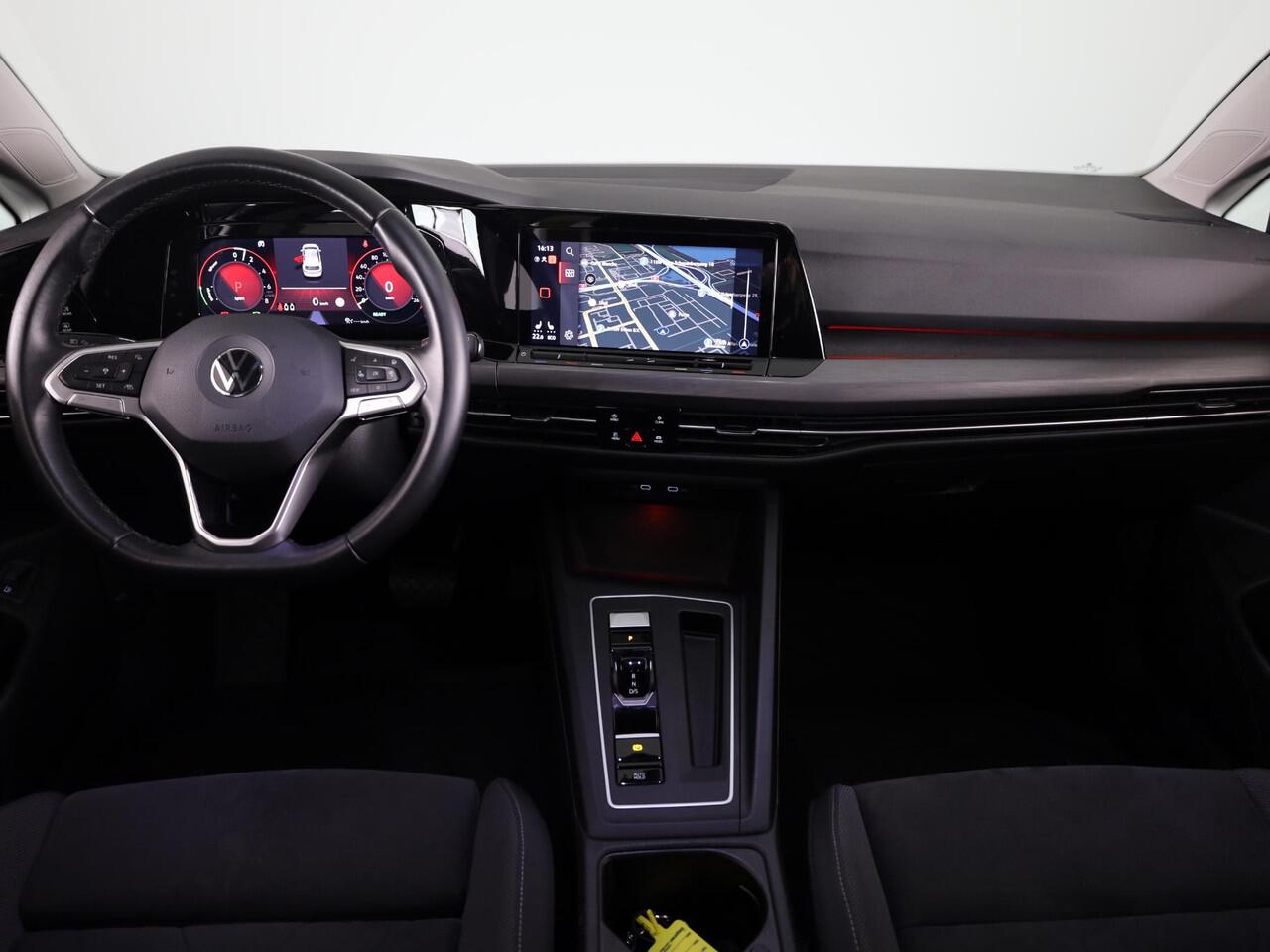 Volkswagen GOLF 1.4 eHybrid Style 204 PK DSG PHEV | Navigatie | 17 inch LM velgen | Stoel- en Stuurverwarming |