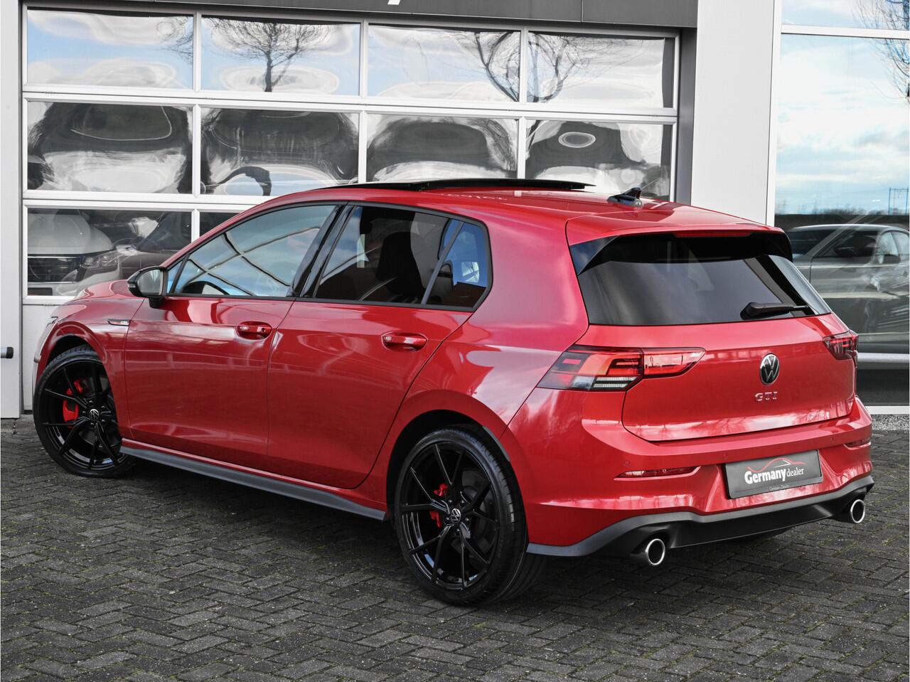 Volkswagen GOLF 2.0TSI GTI 245pk Individual King's Red Pano Camera LED Virtual 19-Inch