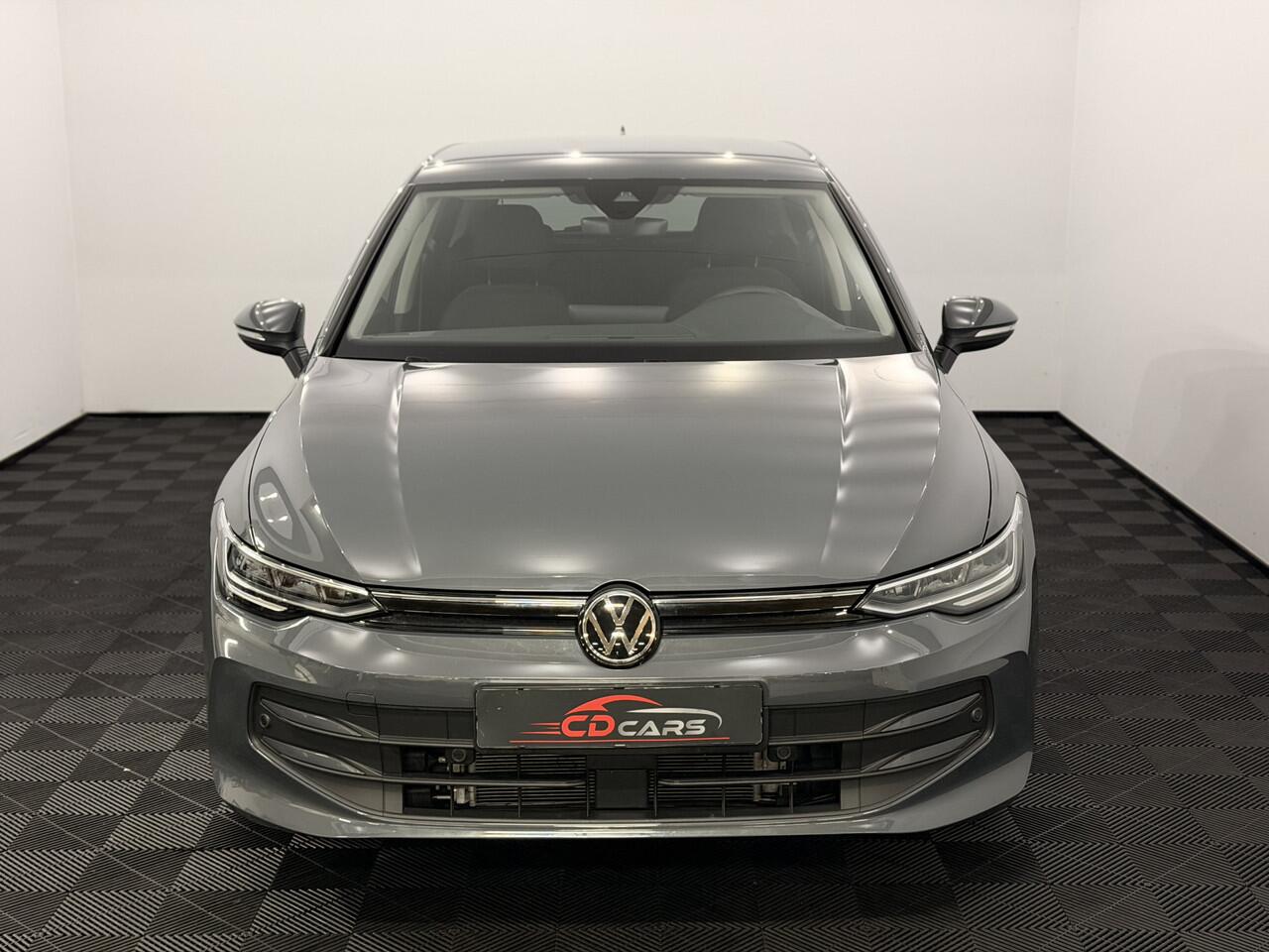 Volkswagen GOLF 1.5 TSI Life Business Clima, Apple carplay, Parkeersensoren, Stoelverwarming, Sfeerverlichting, Led, Keyless start, 2 jaar garantie