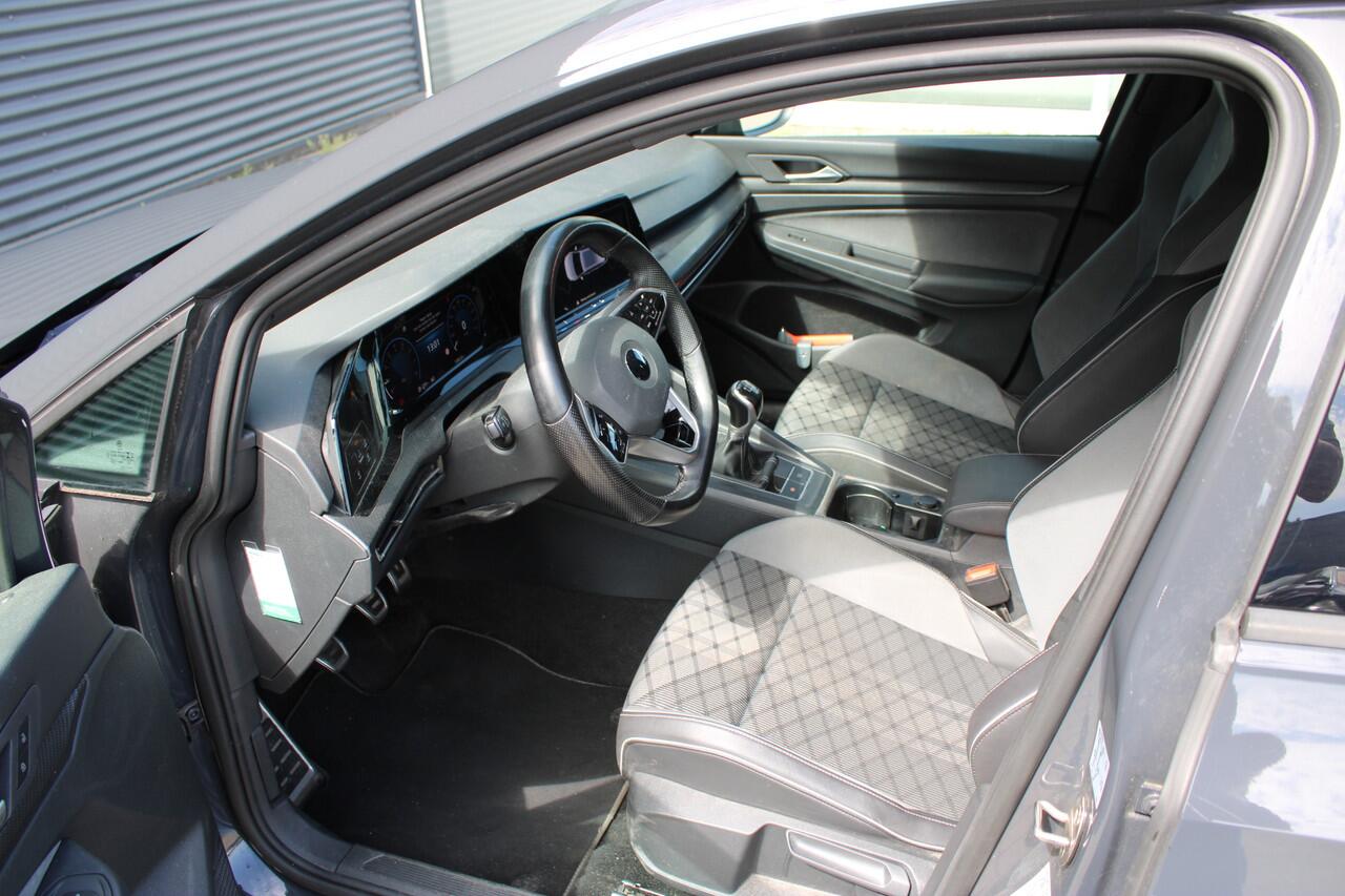 Volkswagen GOLF Variant 1.5 TSI R-Line Full-LED Adap. Cruisecontrole Carplay Afn. trekhaak