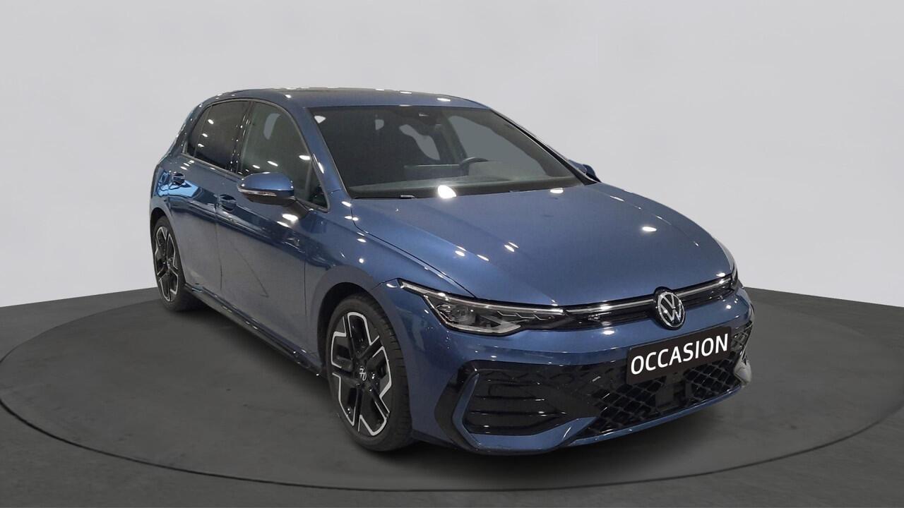 Volkswagen GOLF 1.5 eTSI Automaat R-Line Edition | Demo | LED Matrix | 18" York velgen |