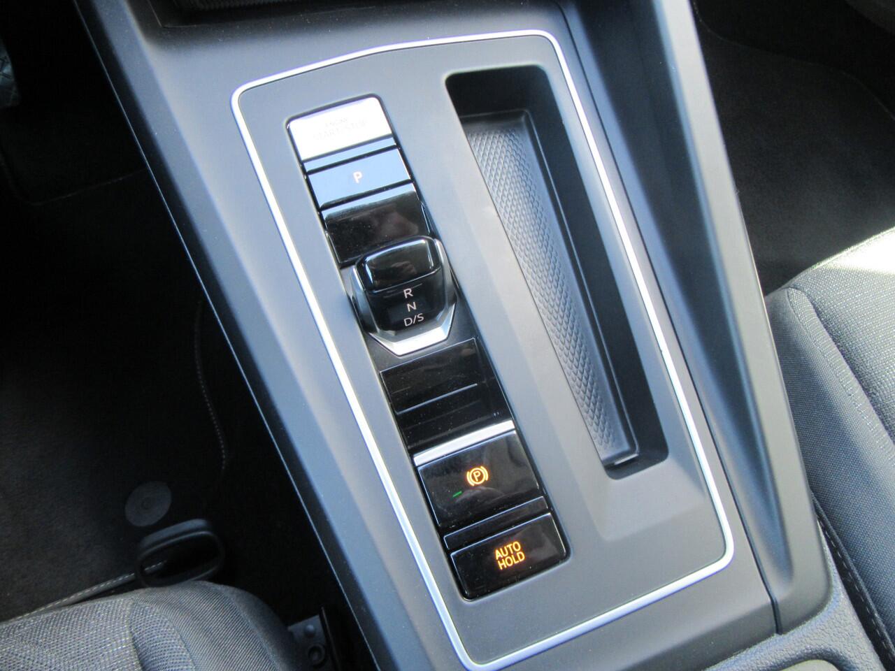 Volkswagen GOLF Variant 1.0 eTSI DSG Life, Navigatie, Camera, Standverw. 18 Inch