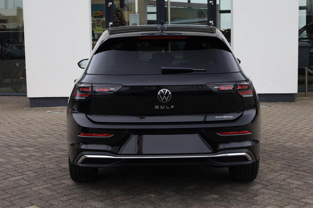 Volkswagen GOLF 1.5 eHybrid Style Edition 204PK / 150kW LED Matrix IQ.Light, 360° camera, Apple Carplay & Android Auto, achteruitrijcamera, head-up display, 3-zone Climatronic, draadloos telefoon laden, voorstoelen verwarmbaar met massagefunctie, dynamische grootlichtass