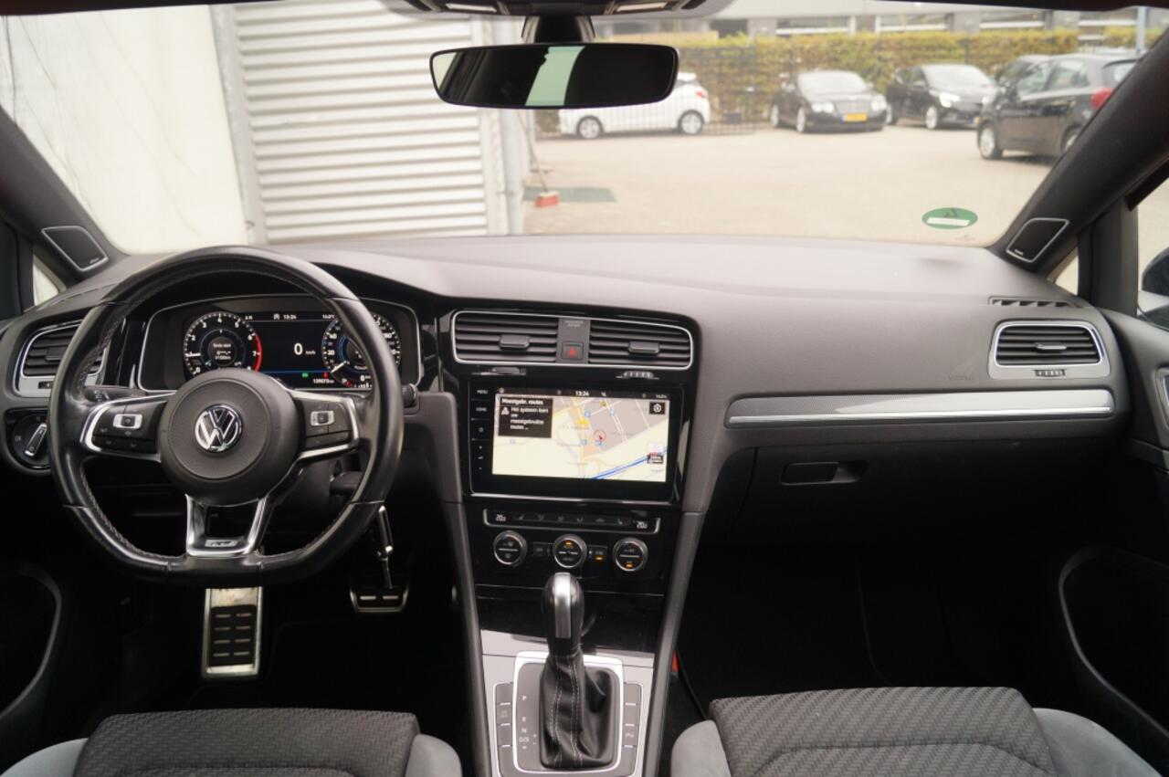 Volkswagen GOLF 1.5 TSI 150pk DSG R-Line Highline Business -DYNAUDIO-