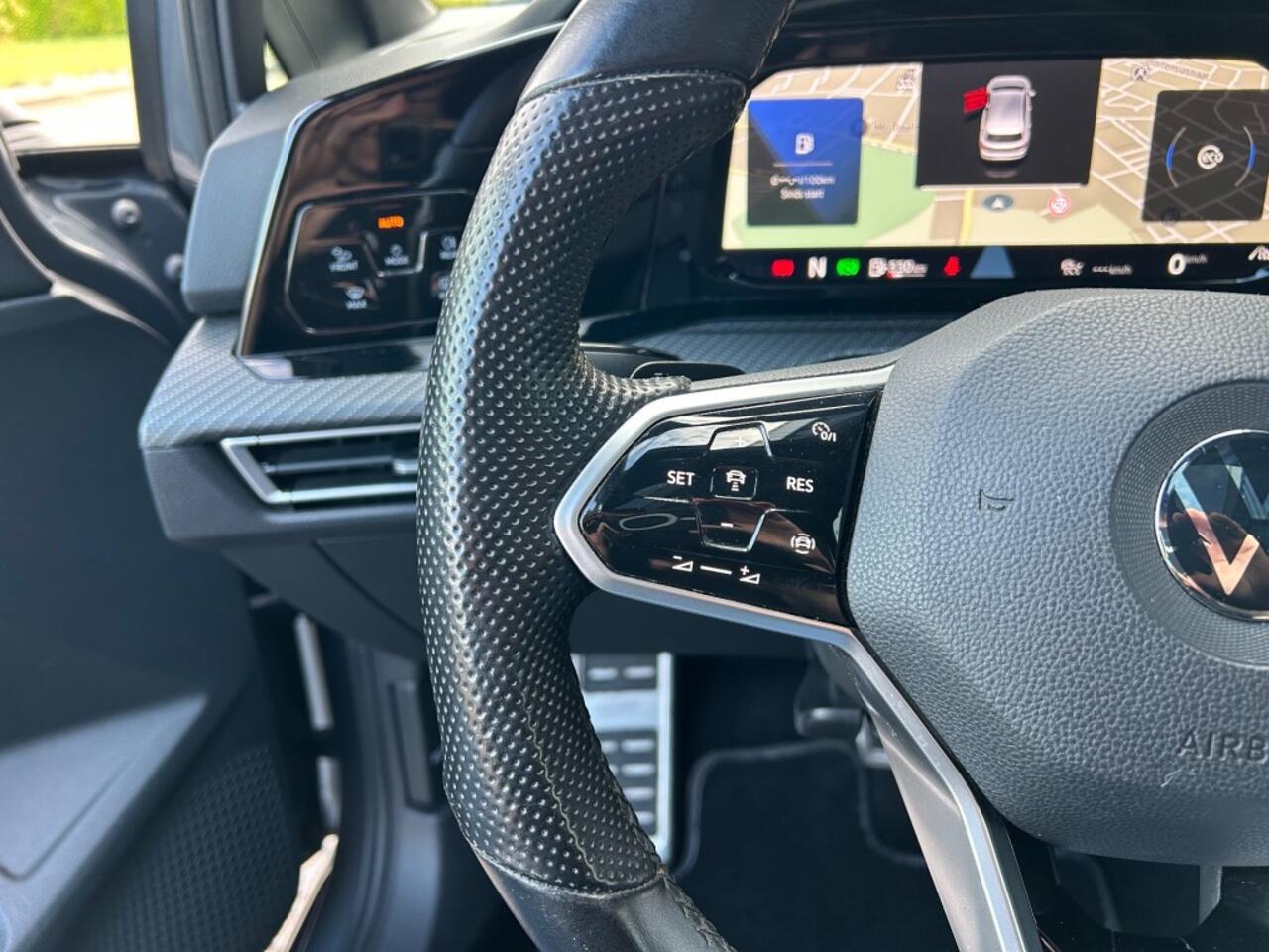 Volkswagen GOLF 1.5 eTSI R-Line