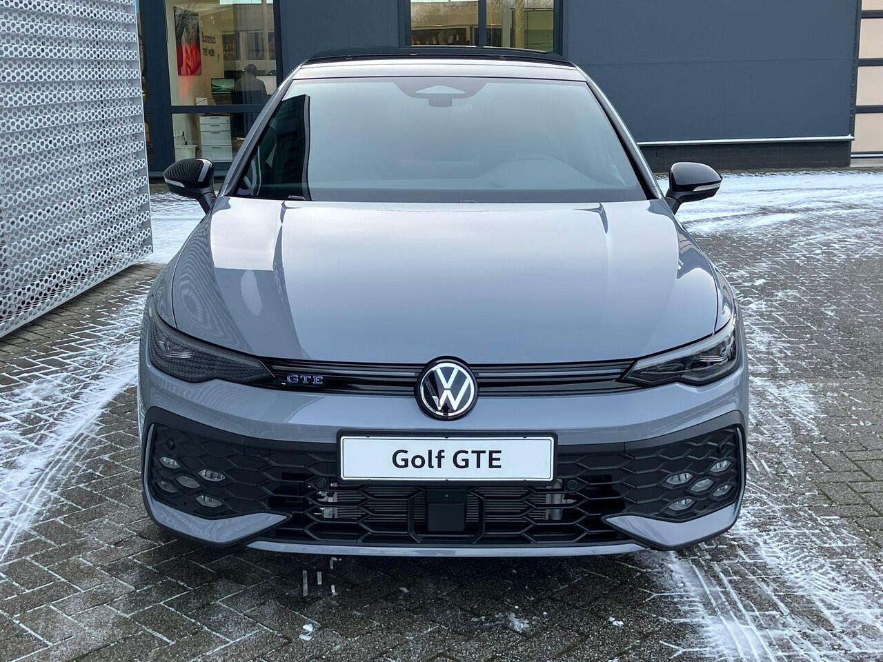 Volkswagen GOLF 8 GTE 1.5 eHybrid 200 kW / 272 PK 6 versn. DSG | Black Style | Panoramadak | Assistance pakket plus |