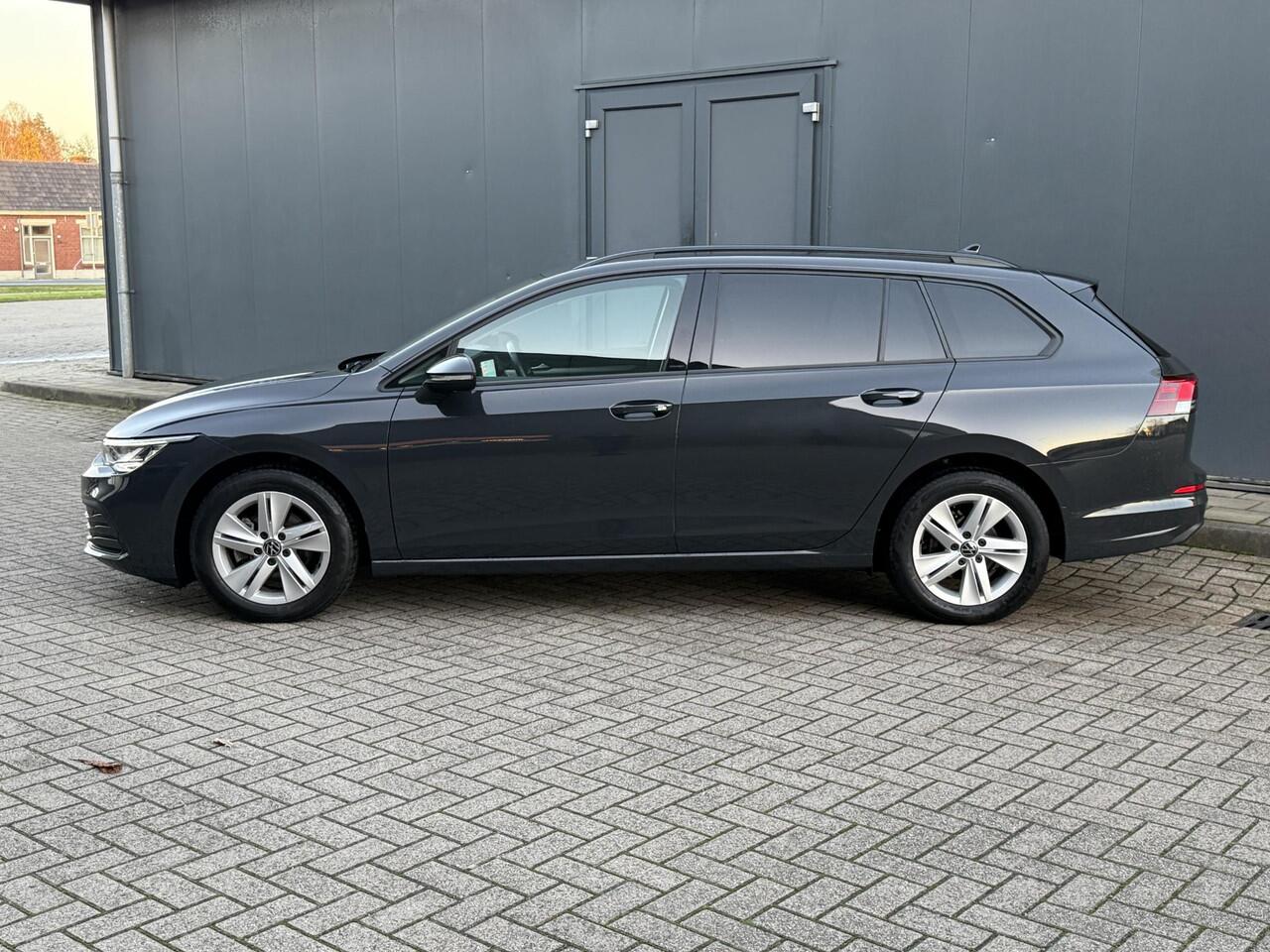 Volkswagen GOLF Variant 1.5 eTSI Life Business Automaat / Trekgewicht 1.400 kg / Navigatie / Apk tot 11-2027 /Digitaal dashboard / Climate control / Navigatie / Apple Carplay Android /