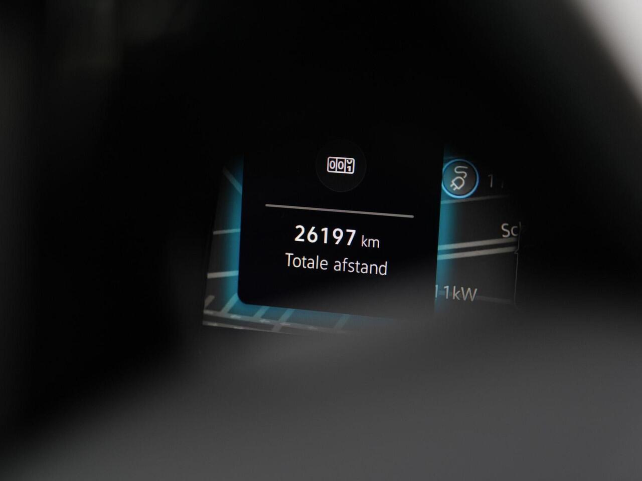 Volkswagen GOLF 1.5 eTSI 115 pk DSG R-Line Edition | Stuur-/stoelverwarming | Achteruitrijcamera | Navigatie | Adaptive Cruise