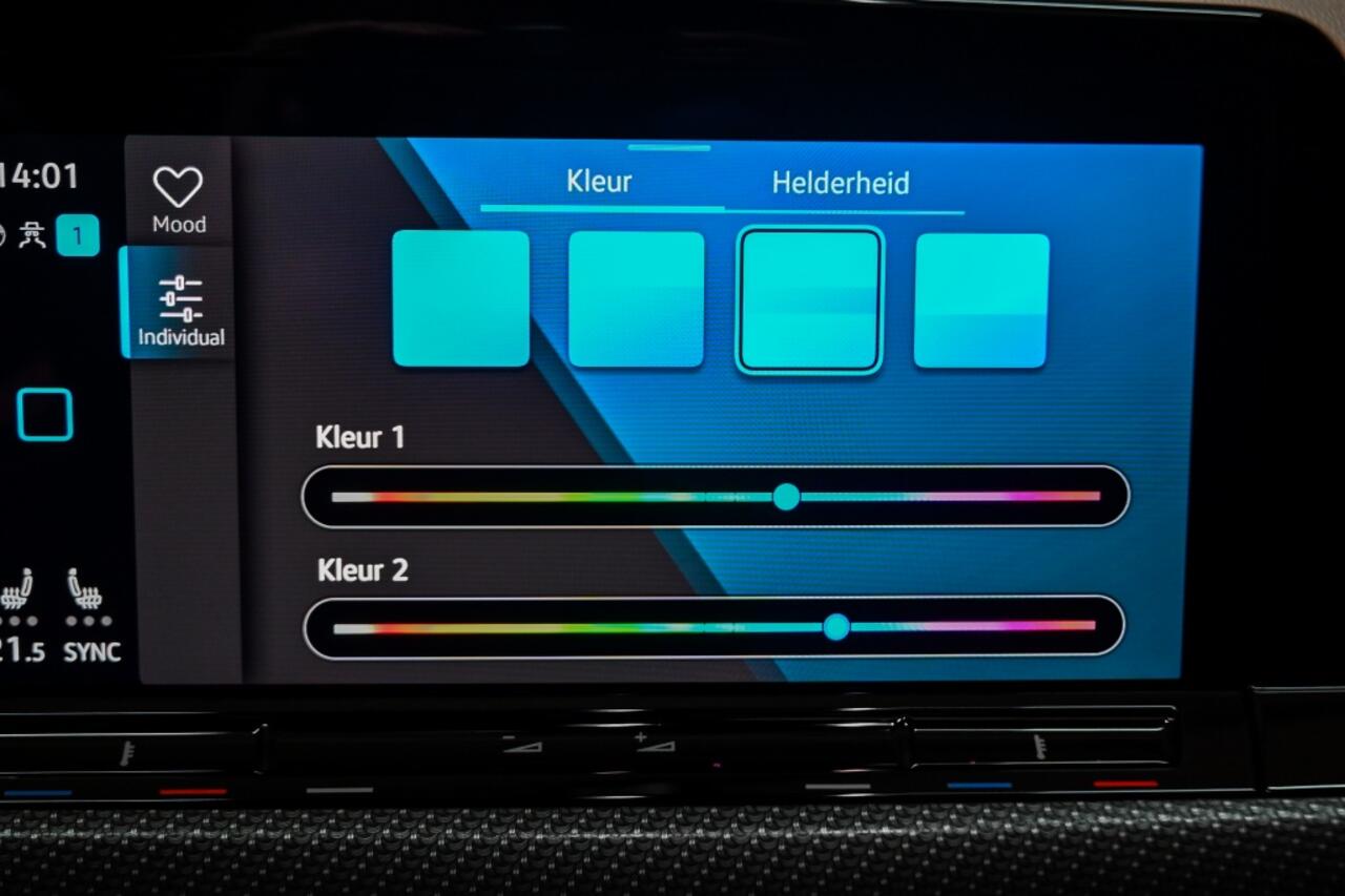 Volkswagen GOLF 1.5 eTSI R-Line ACC|HarmanKardon|Matrix|Pano