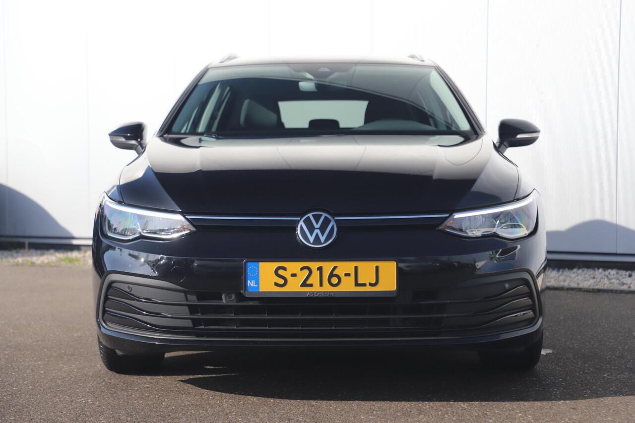 Volkswagen GOLF Variant 1.0 eTSI Life Automaat Virtual Cockpit Navigatie Draadloos Carplay Android Stuur & Stoelverwarming