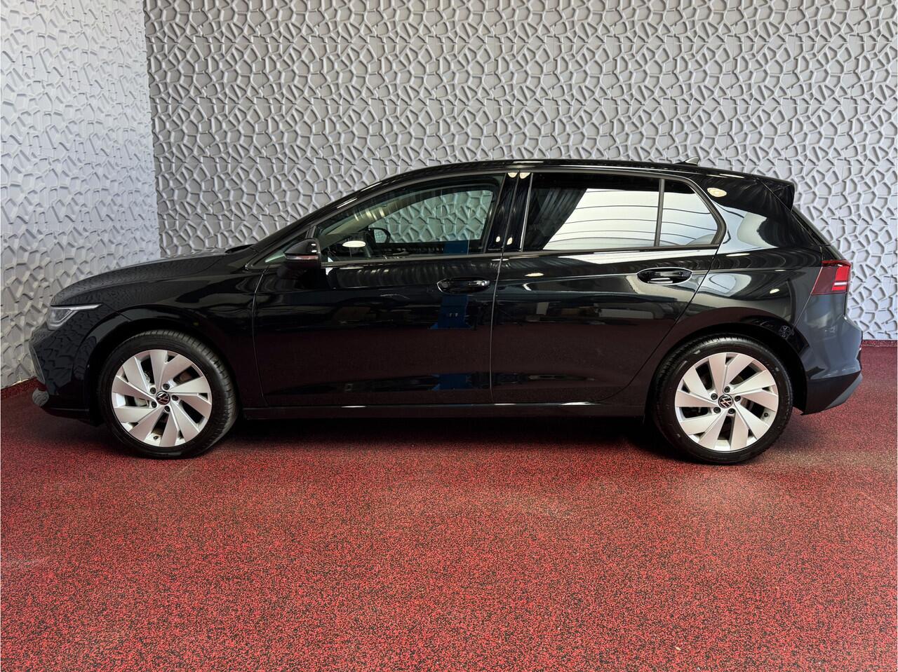 Volkswagen GOLF ?1.5 TSI 150 PK? EDITION LED CARPLAY NAVI CAMERA STOEL/STUUR VERW KEYLESS MHEV "Volkswagen rijden begint bij Topautos.nl - 75 topmodellen direct op voorraad!"