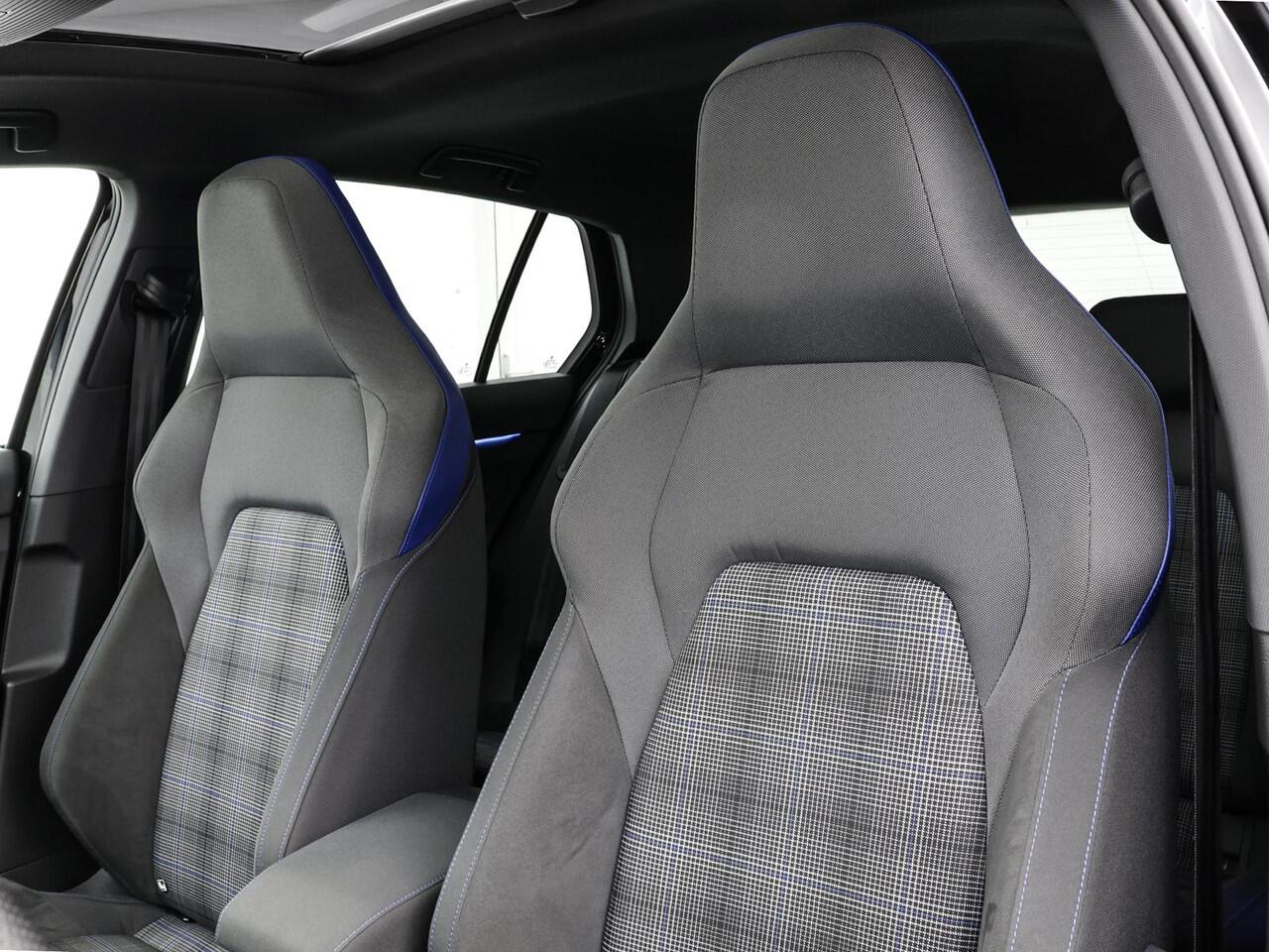 Volkswagen GOLF 1.4 245pk DSG eHybrid GTE · Panoramadak · Apple/Android Car Play · Navi · P-Sensoren · 17'' Inch · TOPDEAL