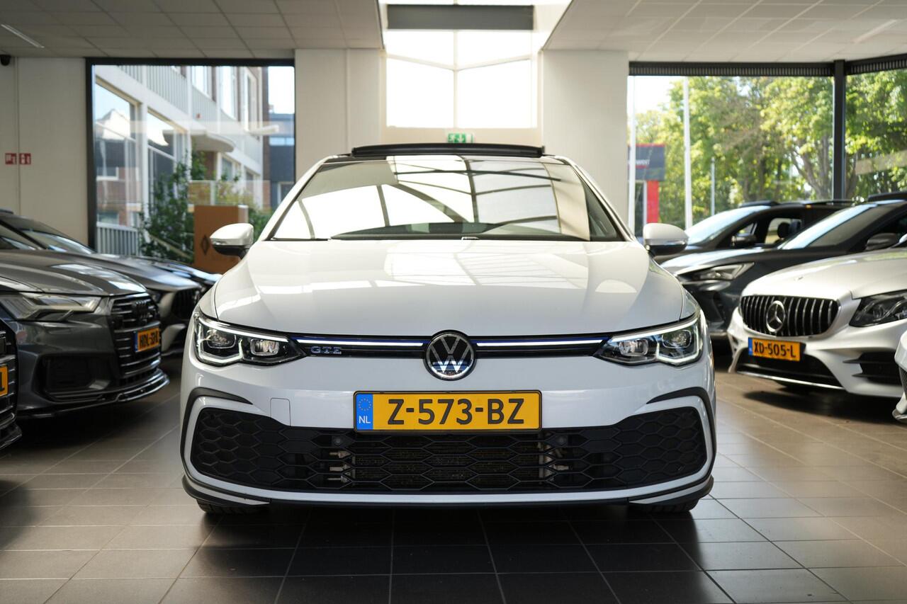 Volkswagen GOLF 1.4 eHybrid GTE | ALCANTARA | SFEER | CAMERA | PANO | IQ