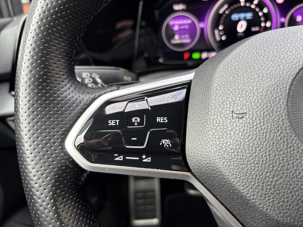 Volkswagen GOLF 1.4 eHybrid GTE December Actie van ¤26450 voor ¤25950 | 19'' Velgen | Stuur/Stoel verw | IQ.LIGHT |