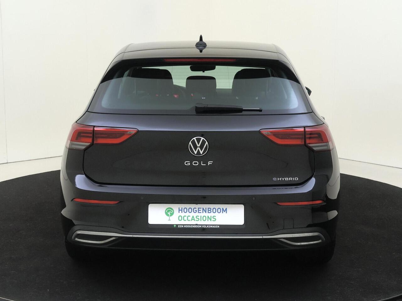 Volkswagen GOLF 1.4 eHybrid Style | SoH 89% | Standkachel | Stoel- en stuurwielverwarming | Navigatie | Adaptieve cruise control | Elektrisch verstelbare bestuurdersstoel met geheugen | CarPlay | Achterbank verwarmd |