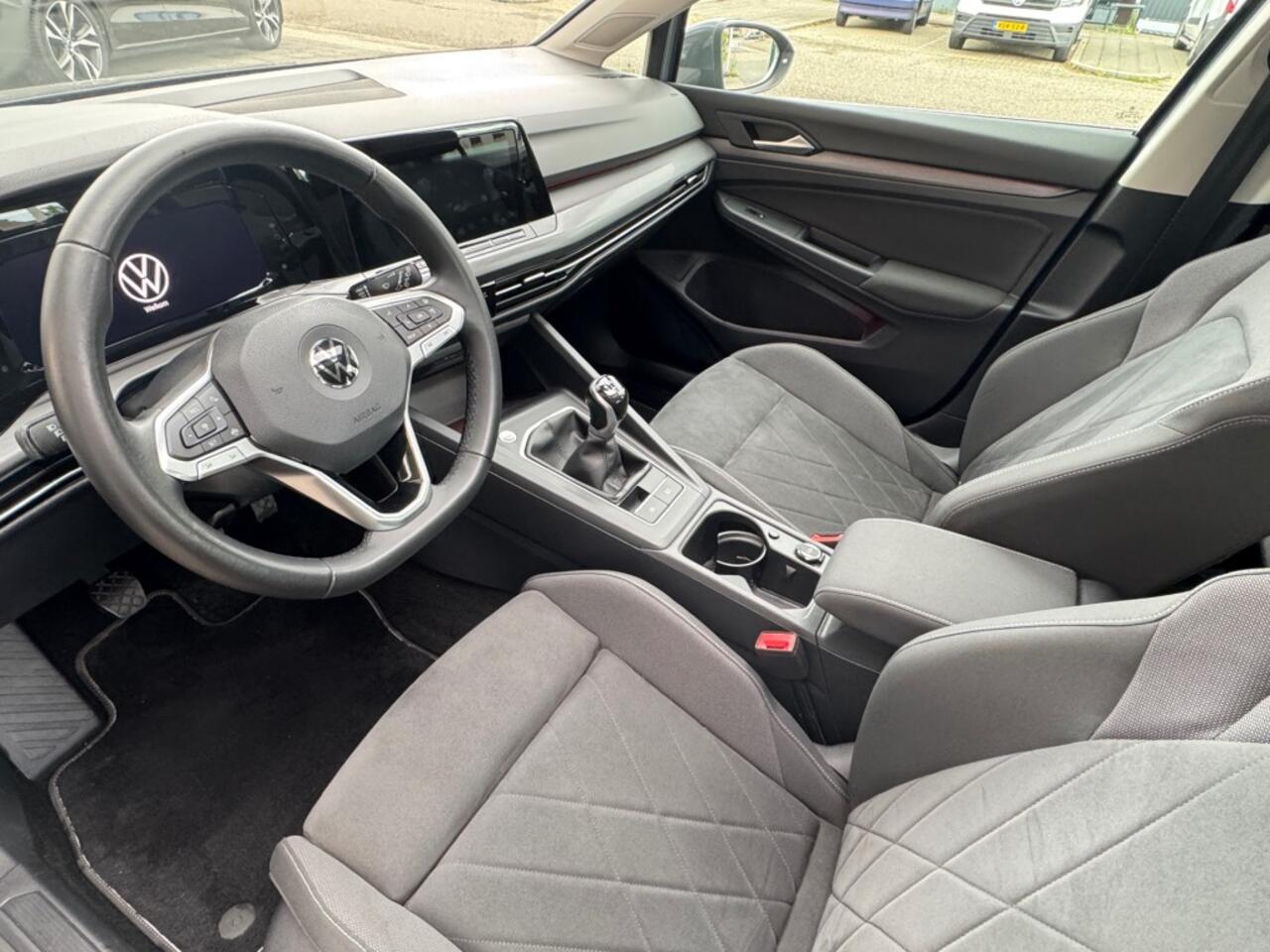 Volkswagen GOLF 1.5 TSI 110kW l Panoramadak l Navi l Adap. Cruise l Sportstoelen l Stoelverwarming VenA