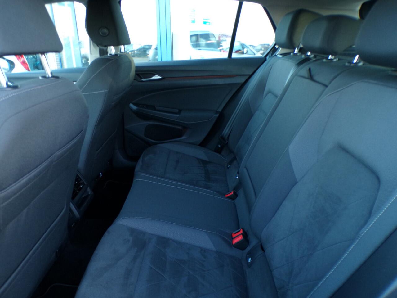 Volkswagen GOLF 1.5 TSI Life Business Full LED / ErgoActive / Carplay + Android Auto / Virtual Cockpit / 18' Sportwielen