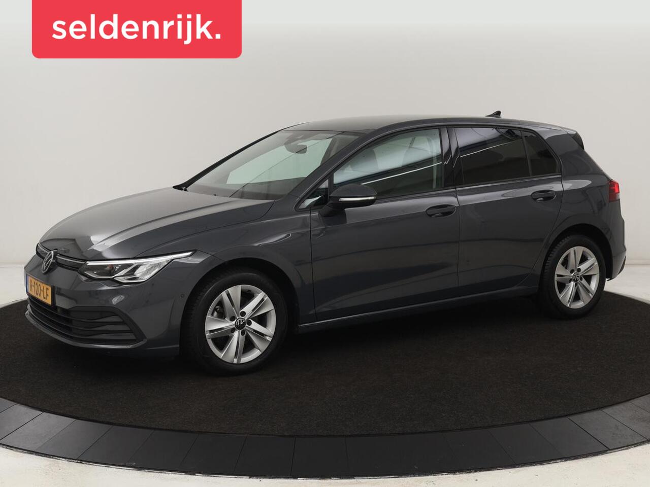 Volkswagen GOLF 1.5 TSI Life Business | Adaptive Cruise | Stoelverwarming | Camera | Memory | Carplay | Navigatie | Sfeerverlichting
