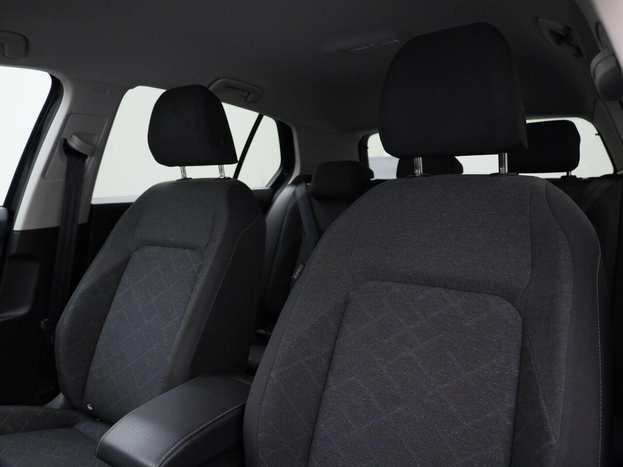 Volkswagen GOLF 1.0TSI/110PK Life · Apple/Android Car Play · Navigatie · Parkeer sensoren · Garantie t/m 04-07-2027 of 100.000km